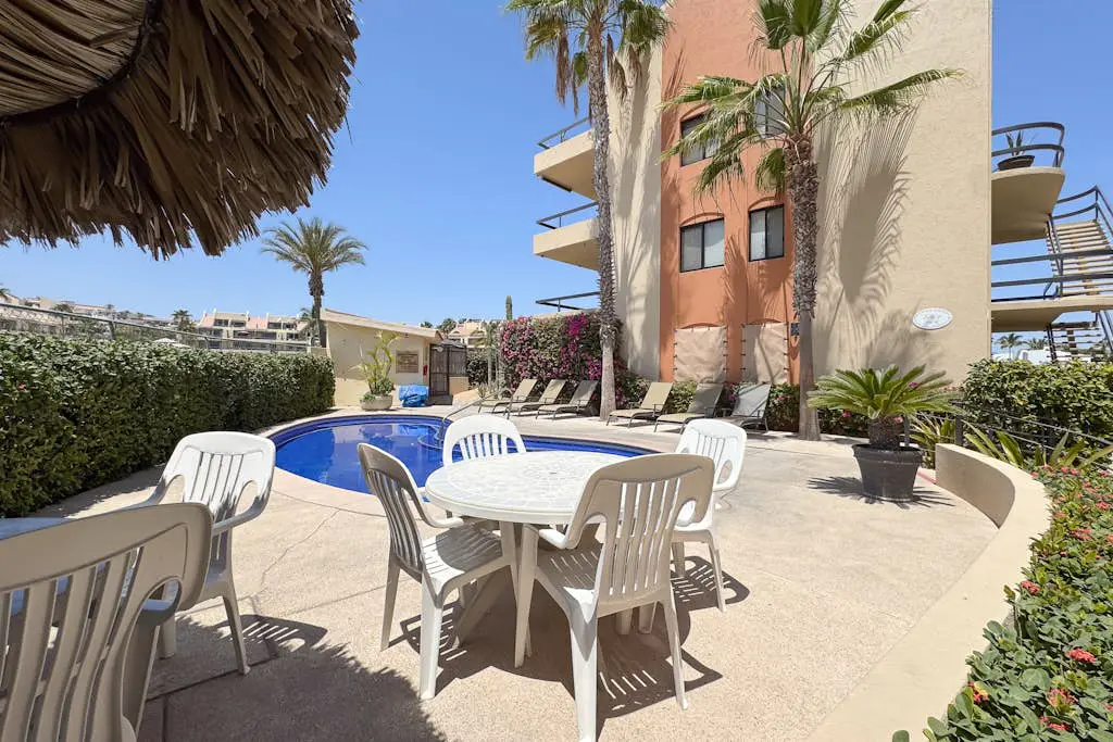 Charming golf-view condo with pool, hot tub, terrace & WiFi