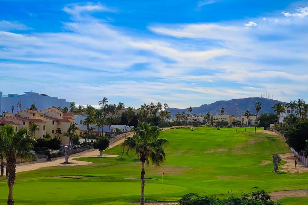 Inviting apartment across from the beach with pool, grill, balcony & golf nearby