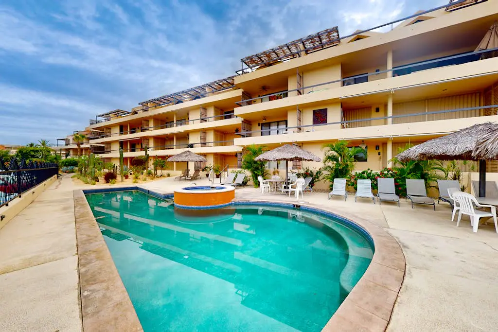 Inviting apartment across from the beach with pool, grill, balcony & golf nearby