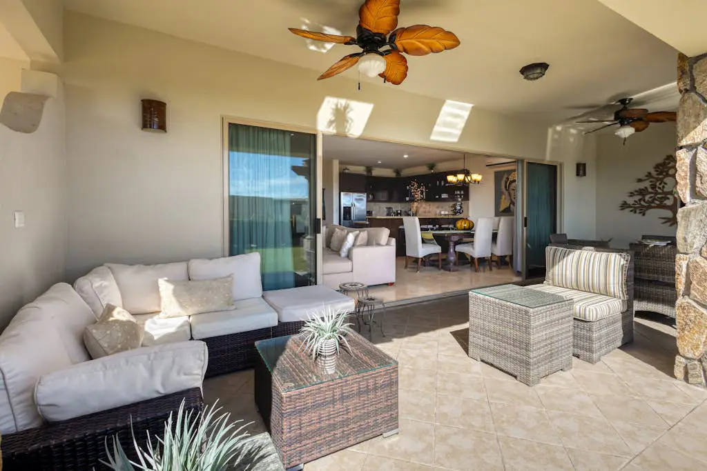 Stylish condo with pool, ocean views, fitness & private patio grill