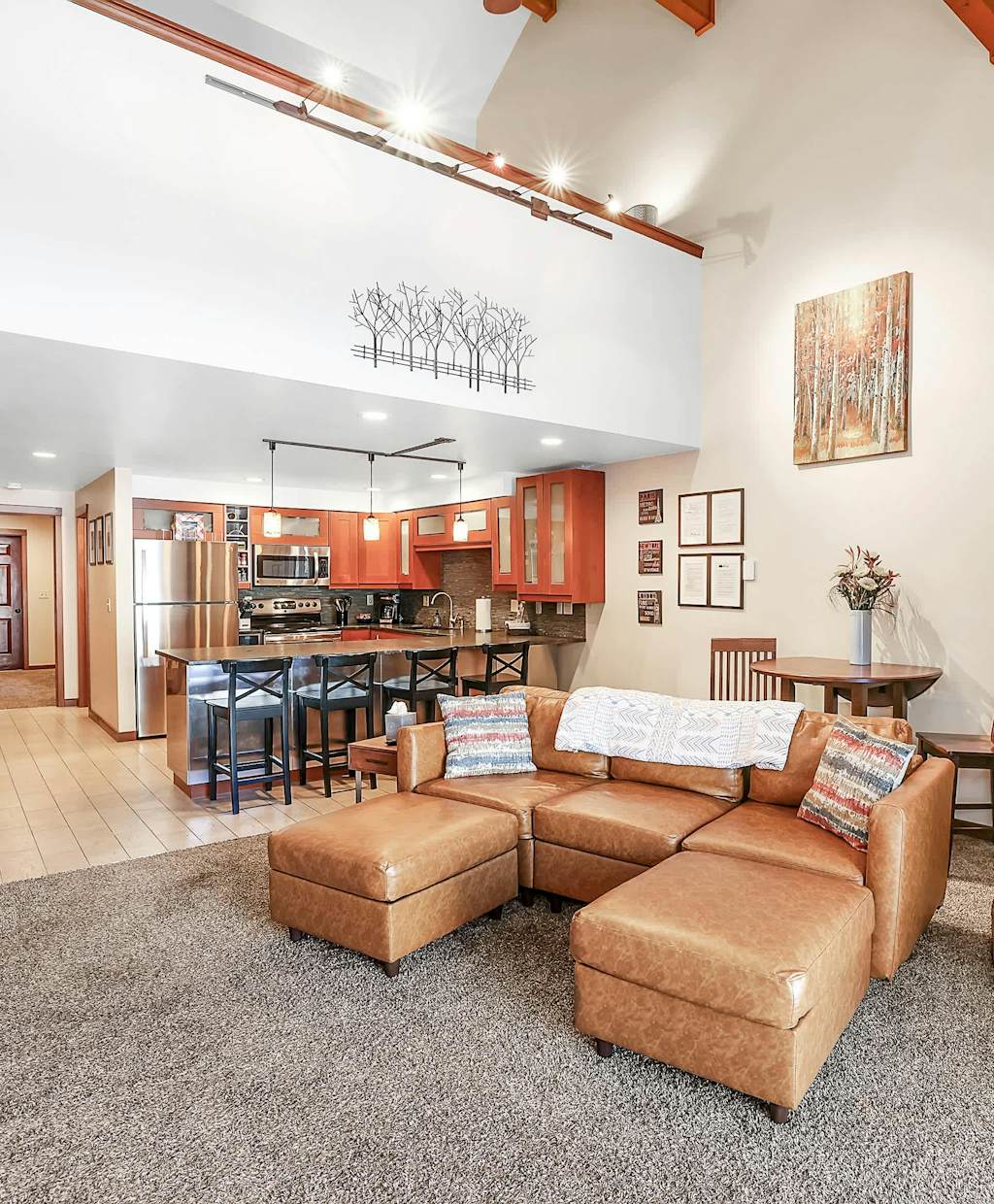 Sunny McCall Getaway Sleeps 8, Pool & Walk To Lake