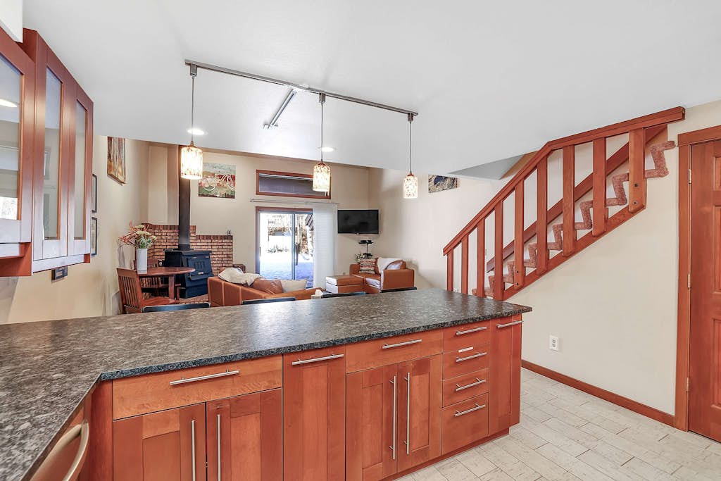 Sunny McCall Getaway Sleeps 8, Pool & Walk To Lake