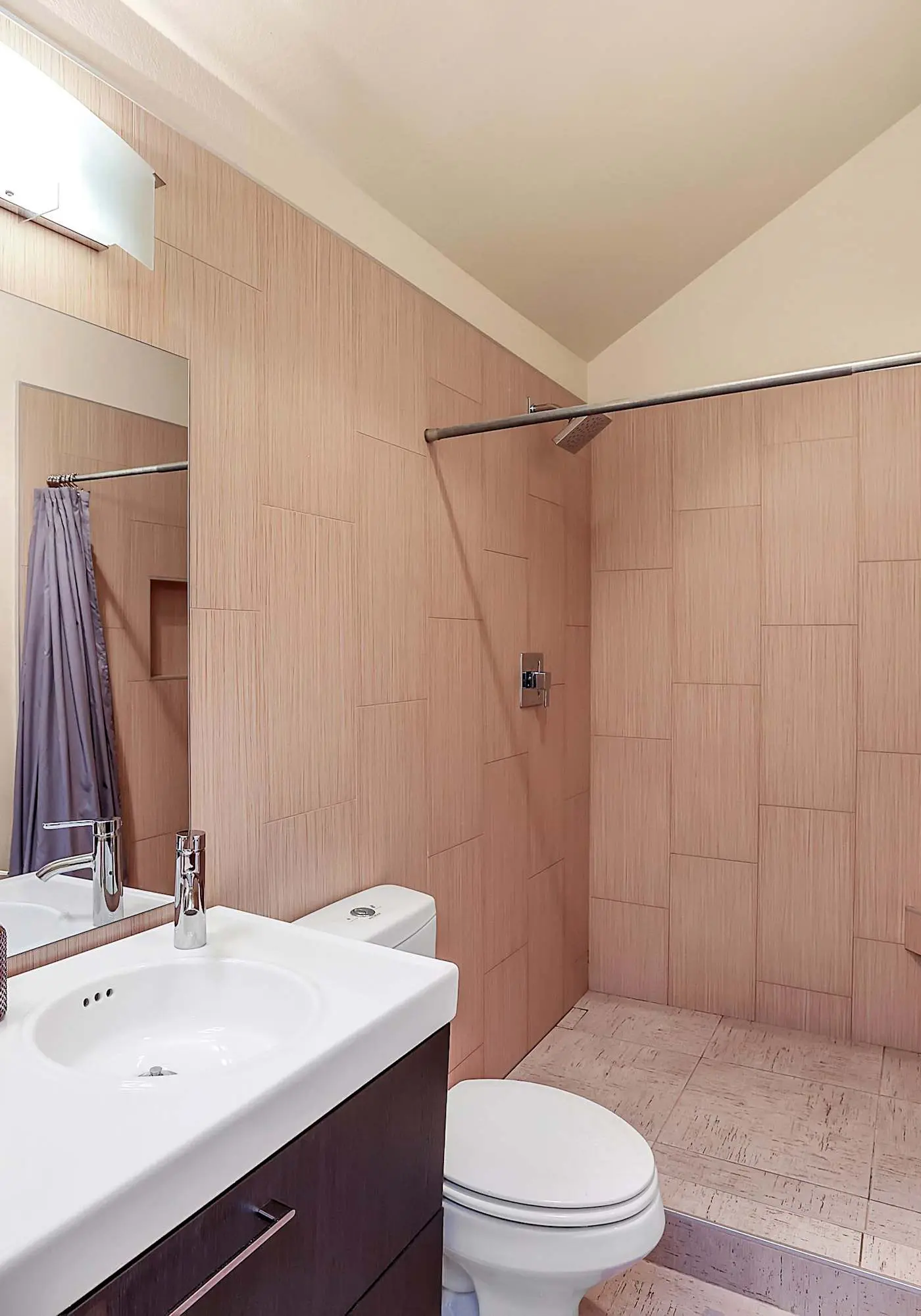 Sunny McCall Getaway Sleeps 8, Pool & Walk To Lake
