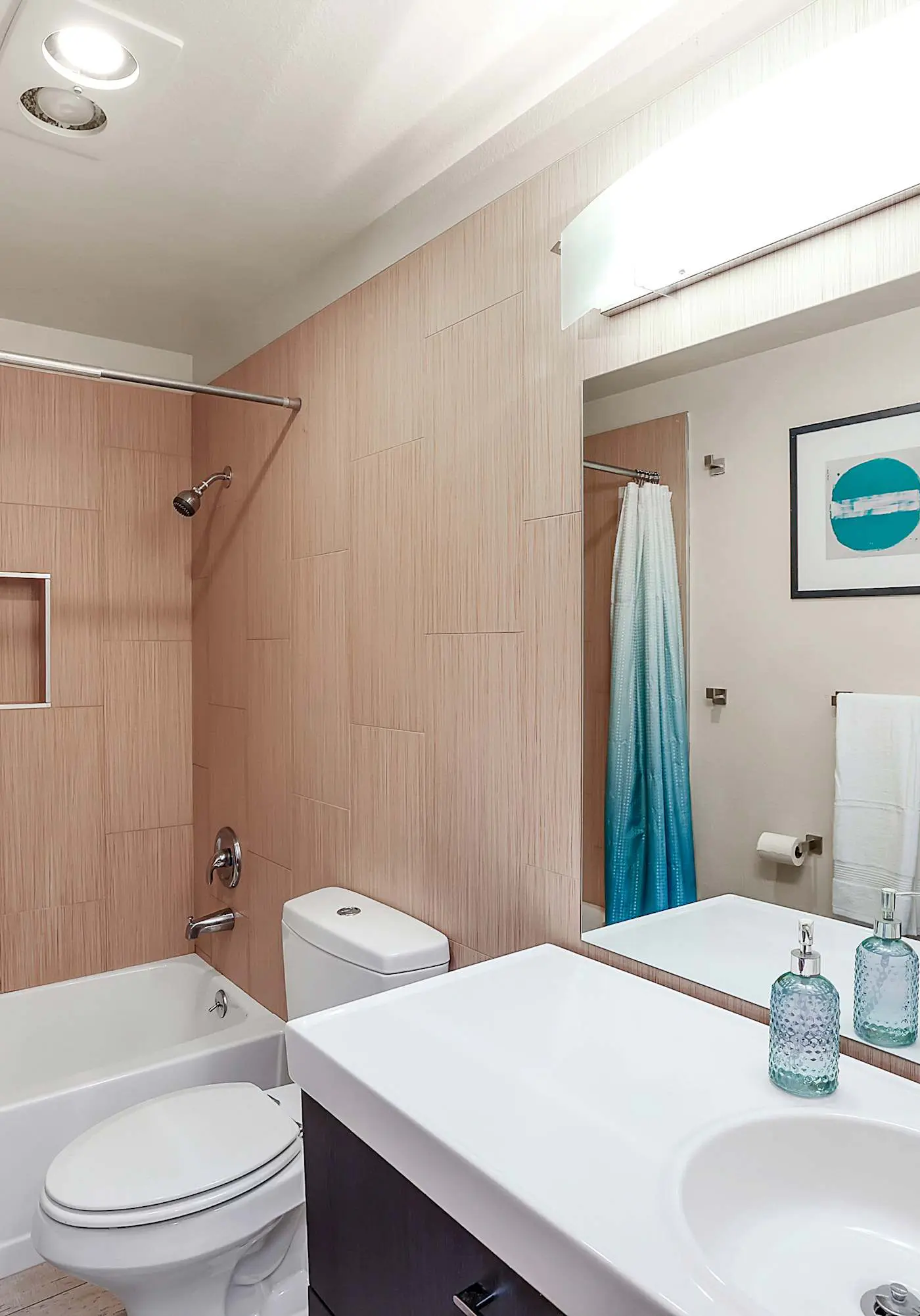 Sunny McCall Getaway Sleeps 8, Pool & Walk To Lake