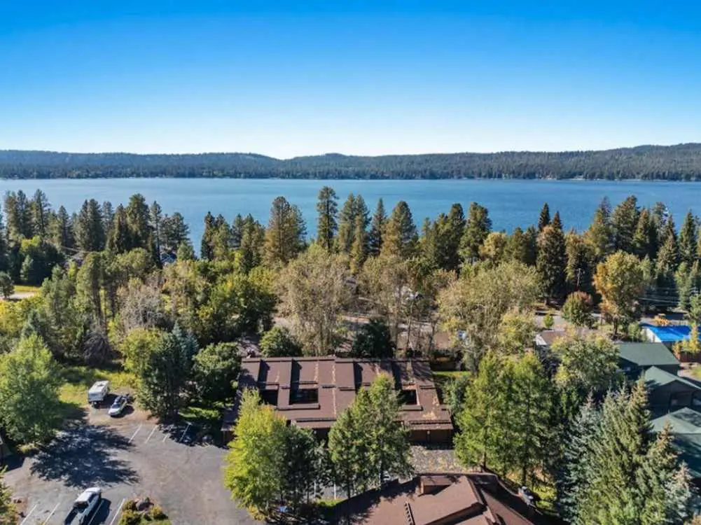 Sunny McCall Getaway Sleeps 8, Pool & Walk To Lake