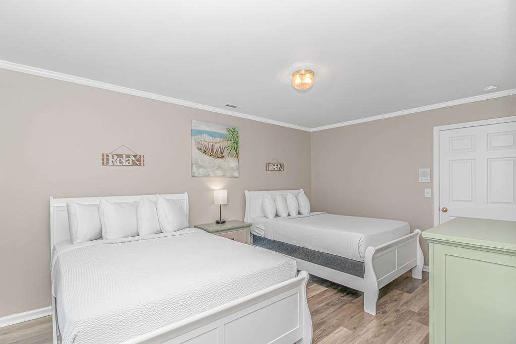 Stunning 2BR Ground Level Condo for 8! Savannah Shores 3