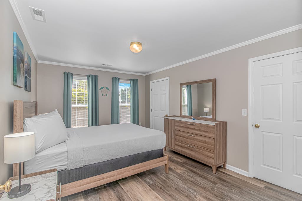 Stunning 2BR Ground Level Condo for 8! Savannah Shores 3