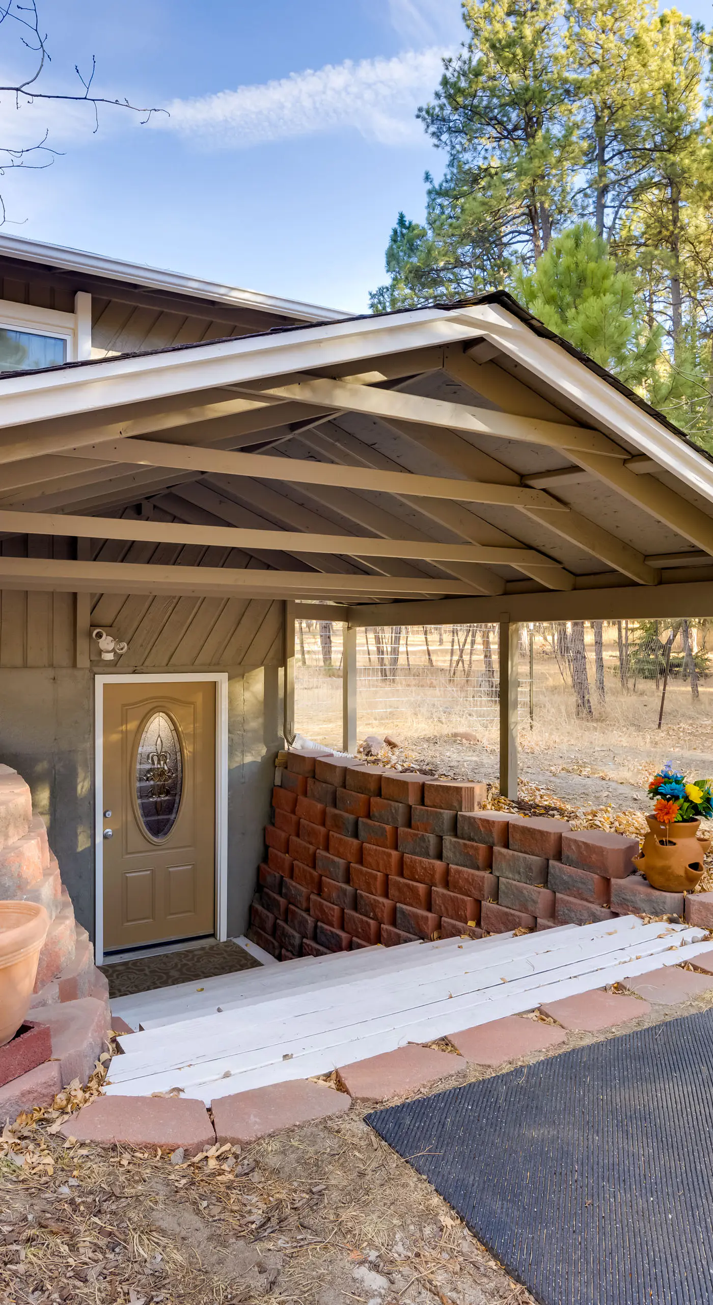 Secluded Elizabeth Apt on 3 Acres: Pets Welcome!
