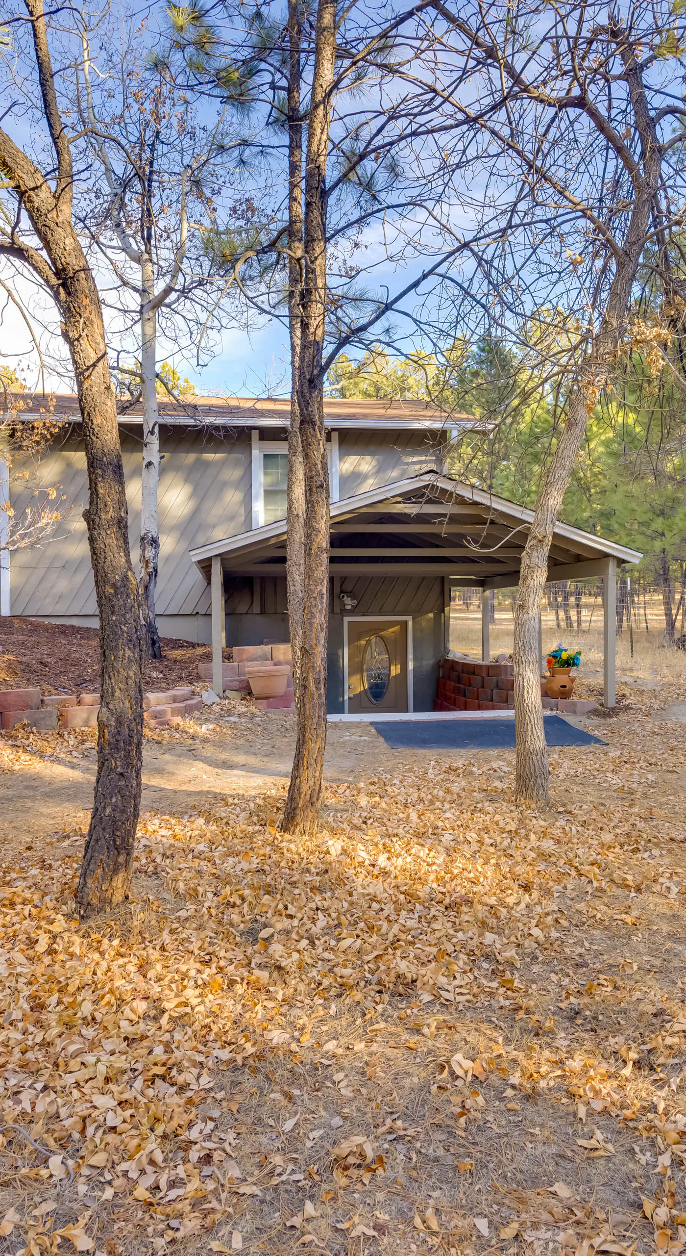 Secluded Elizabeth Apt on 3 Acres: Pets Welcome!