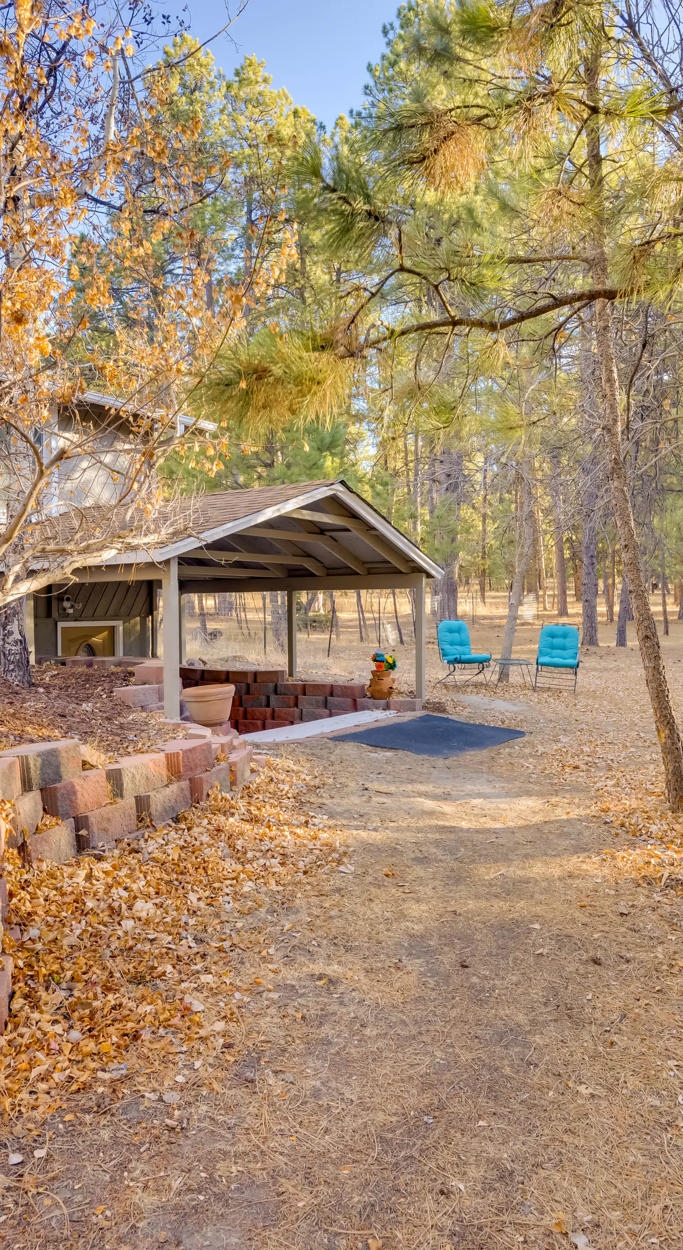 Secluded Elizabeth Apt on 3 Acres: Pets Welcome!