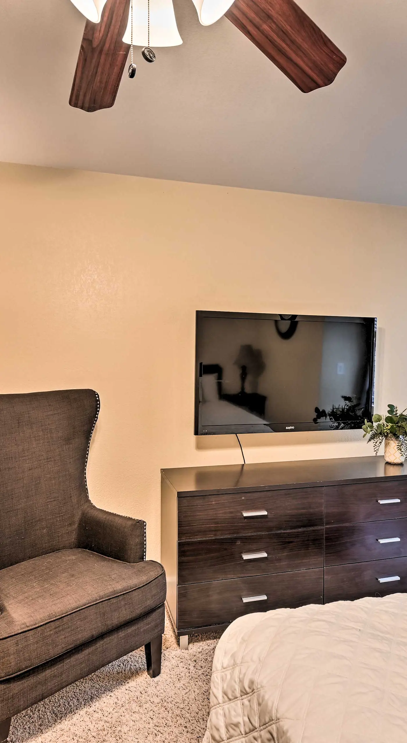 2 Blocks to Light Rail: Denver Unit w/ Kitchenette