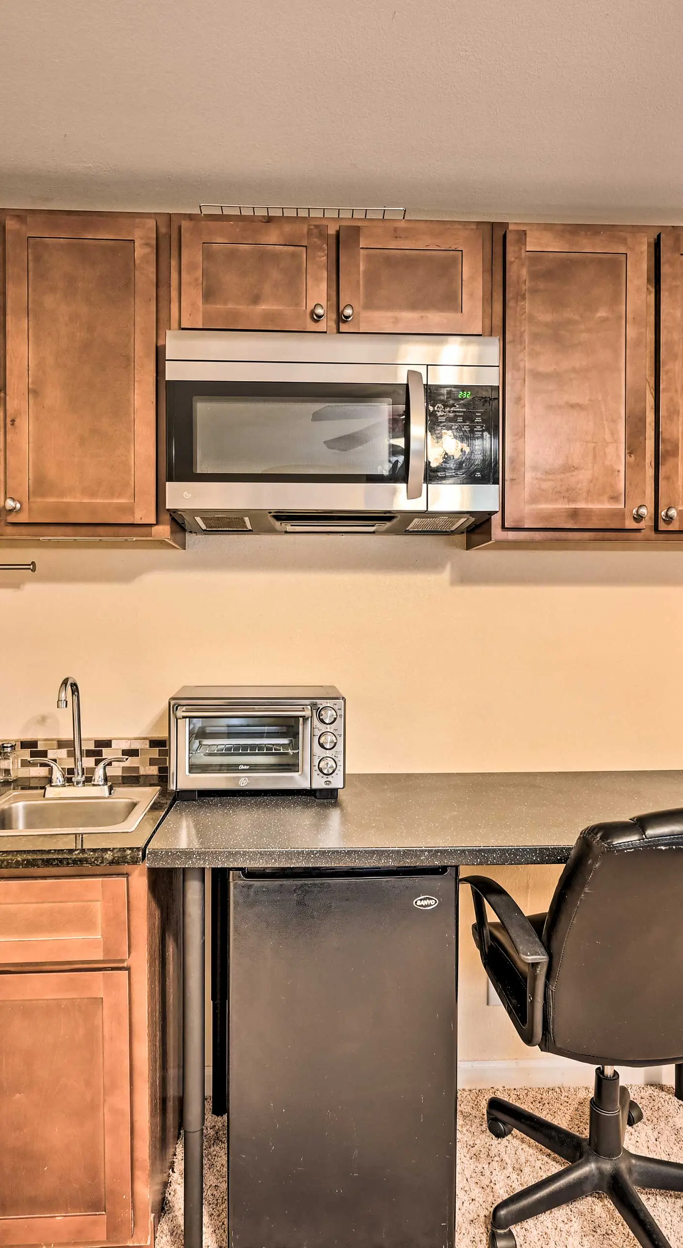 2 Blocks to Light Rail: Denver Unit w/ Kitchenette