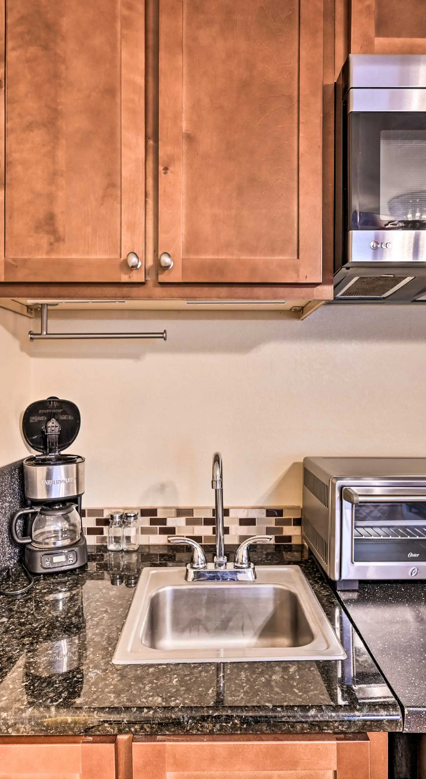 2 Blocks to Light Rail: Denver Unit w/ Kitchenette