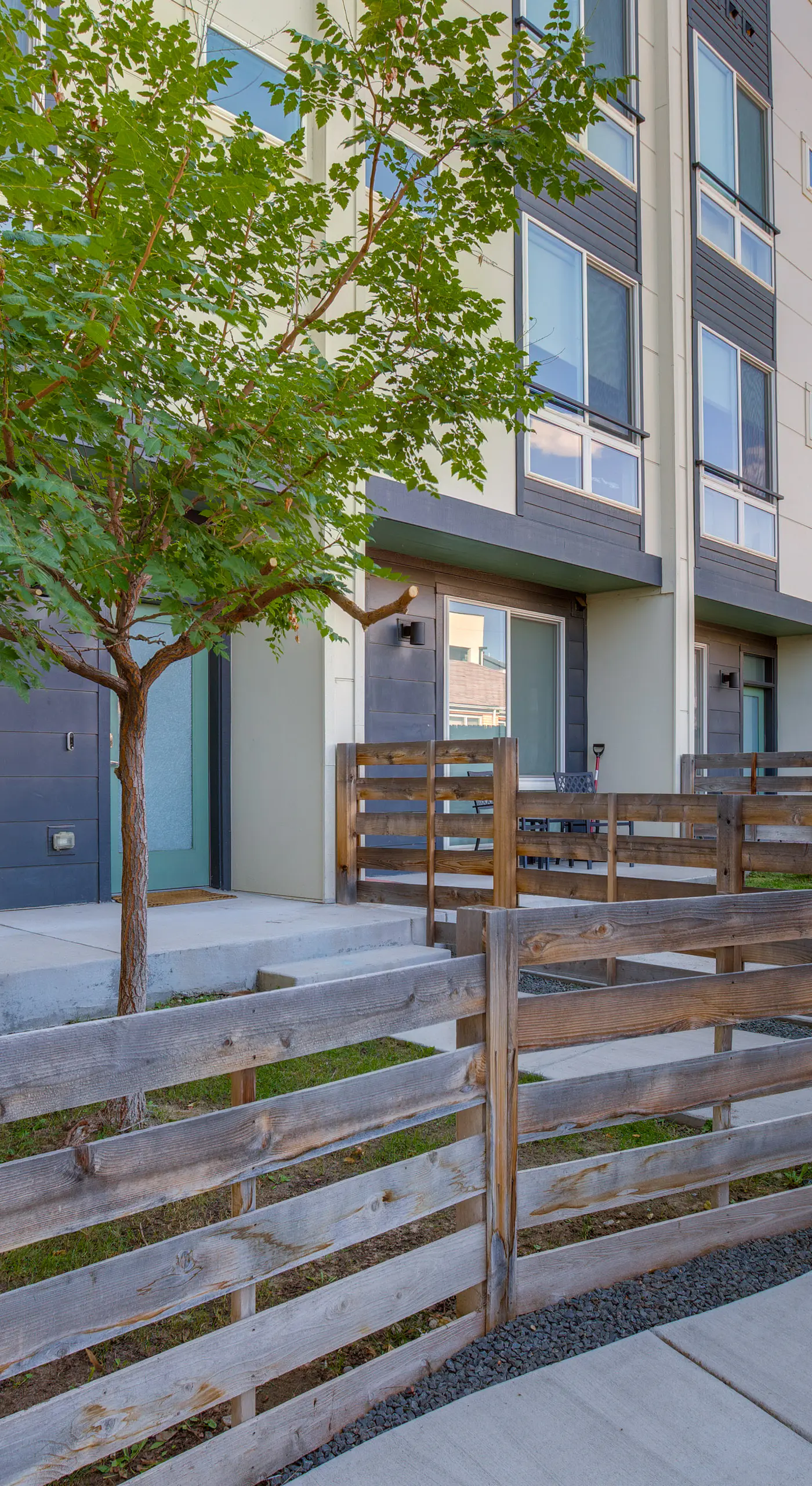 Rooftop Deck & Hot Tub: Walkable Denver Townhome