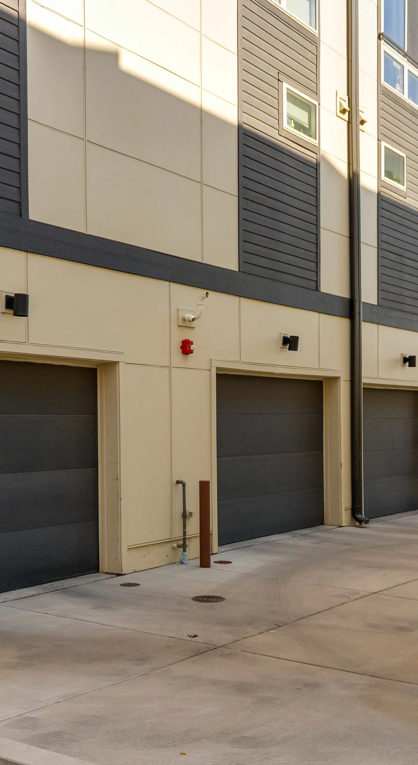 Rooftop Deck & Hot Tub: Walkable Denver Townhome