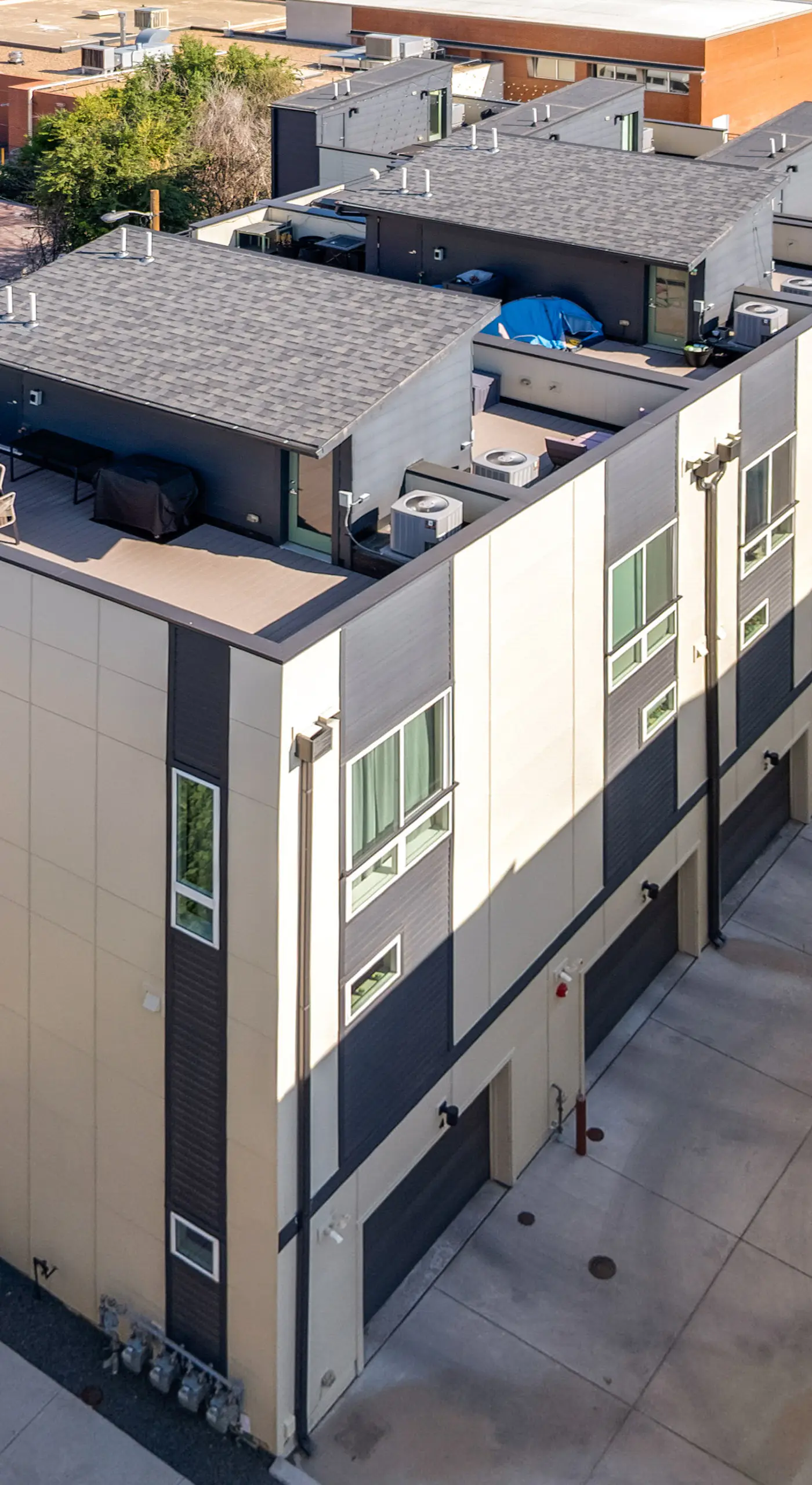 Rooftop Deck & Hot Tub: Walkable Denver Townhome