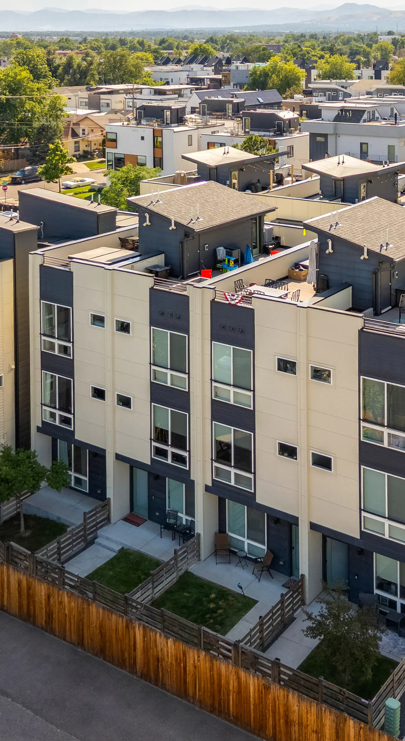 Rooftop Deck & Hot Tub: Walkable Denver Townhome