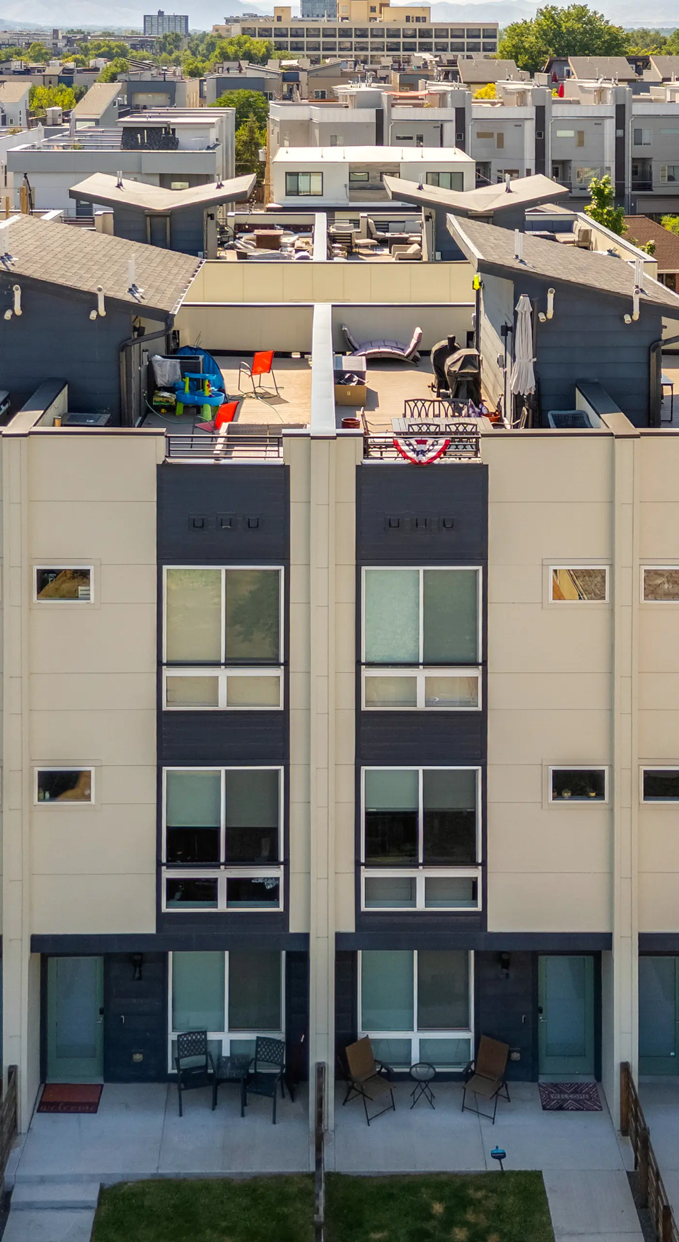 Rooftop Deck & Hot Tub: Walkable Denver Townhome