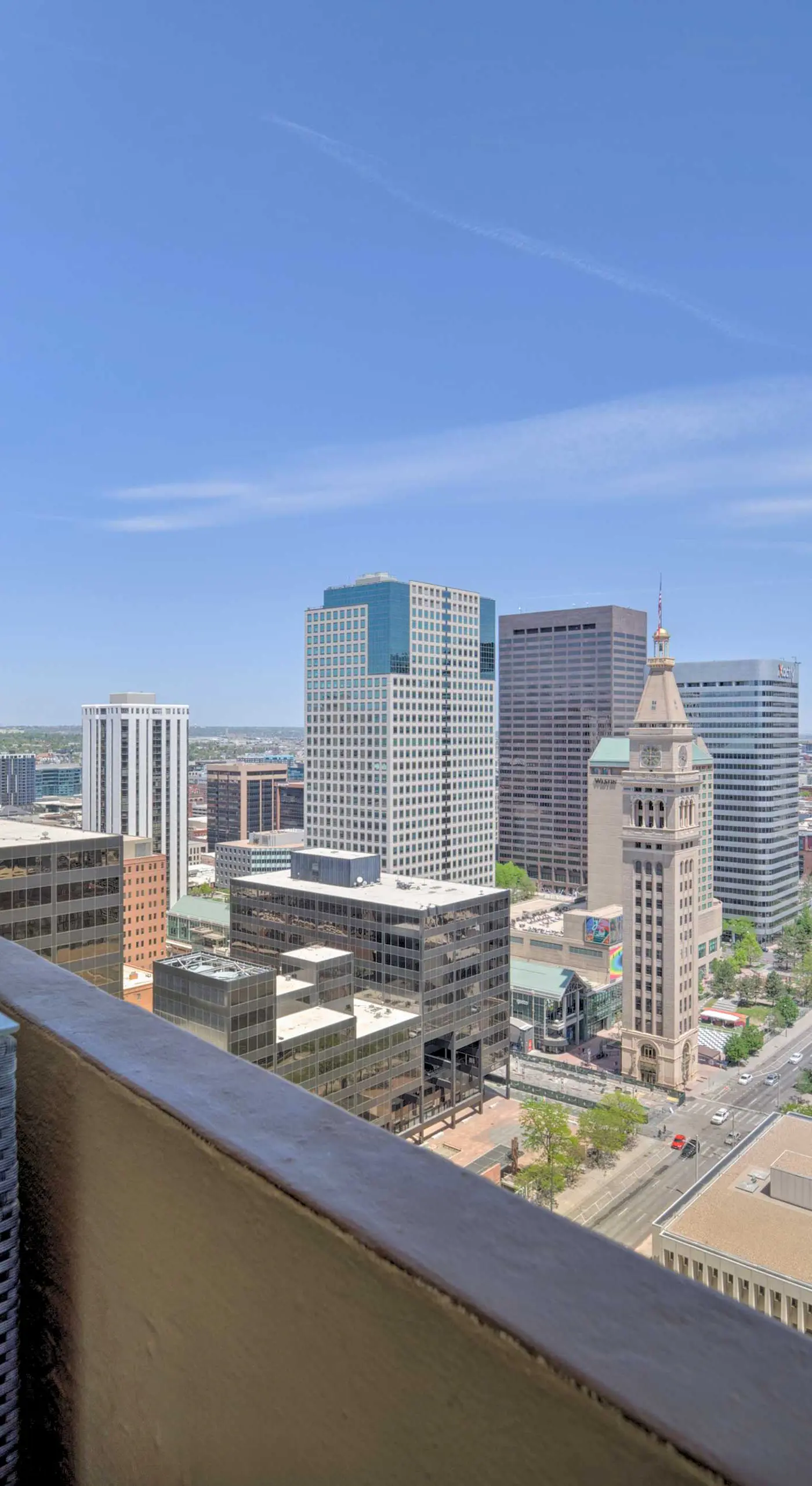 Dtwn Denver Condo: Rooftop Pool & City Views!