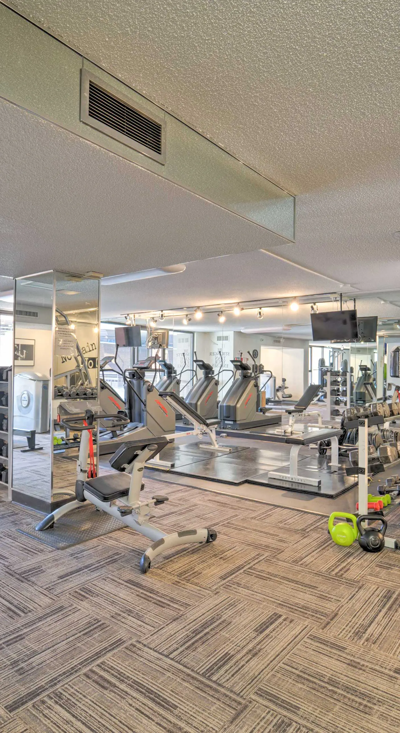Dtwn Denver Condo: Rooftop Pool & City Views!