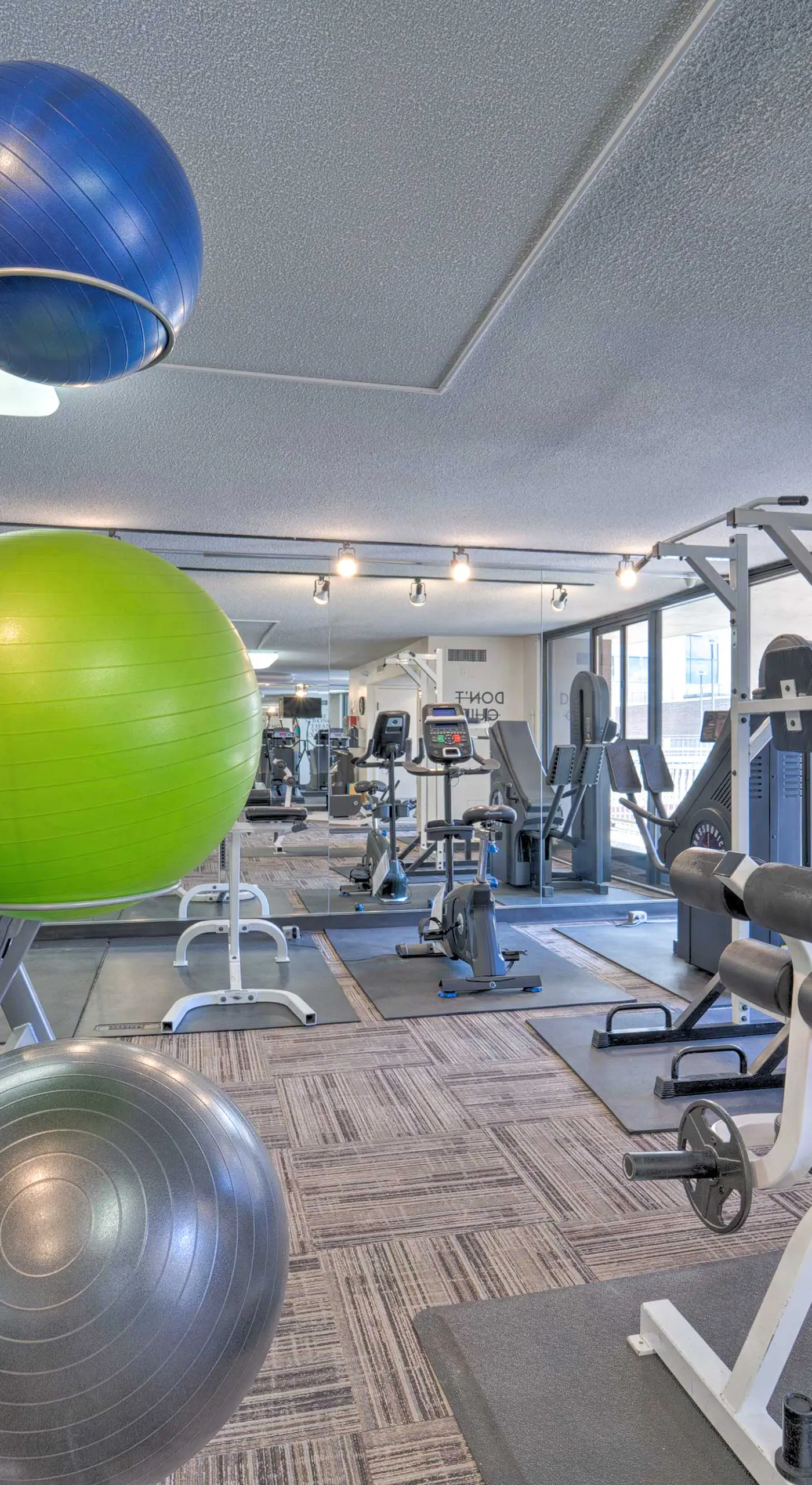 Dtwn Denver Condo: Rooftop Pool & City Views!