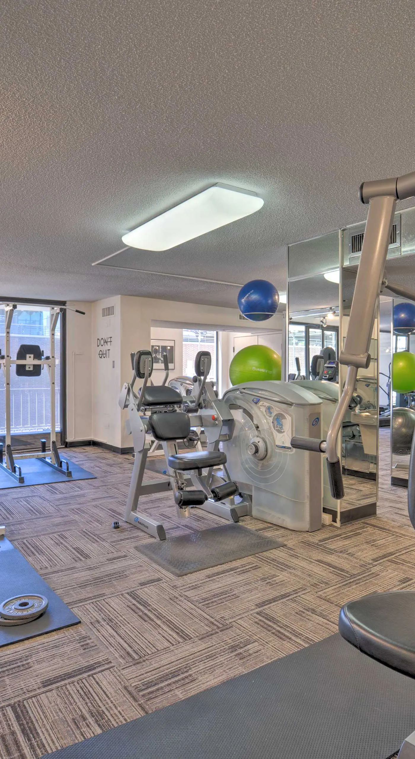 Dtwn Denver Condo: Rooftop Pool & City Views!