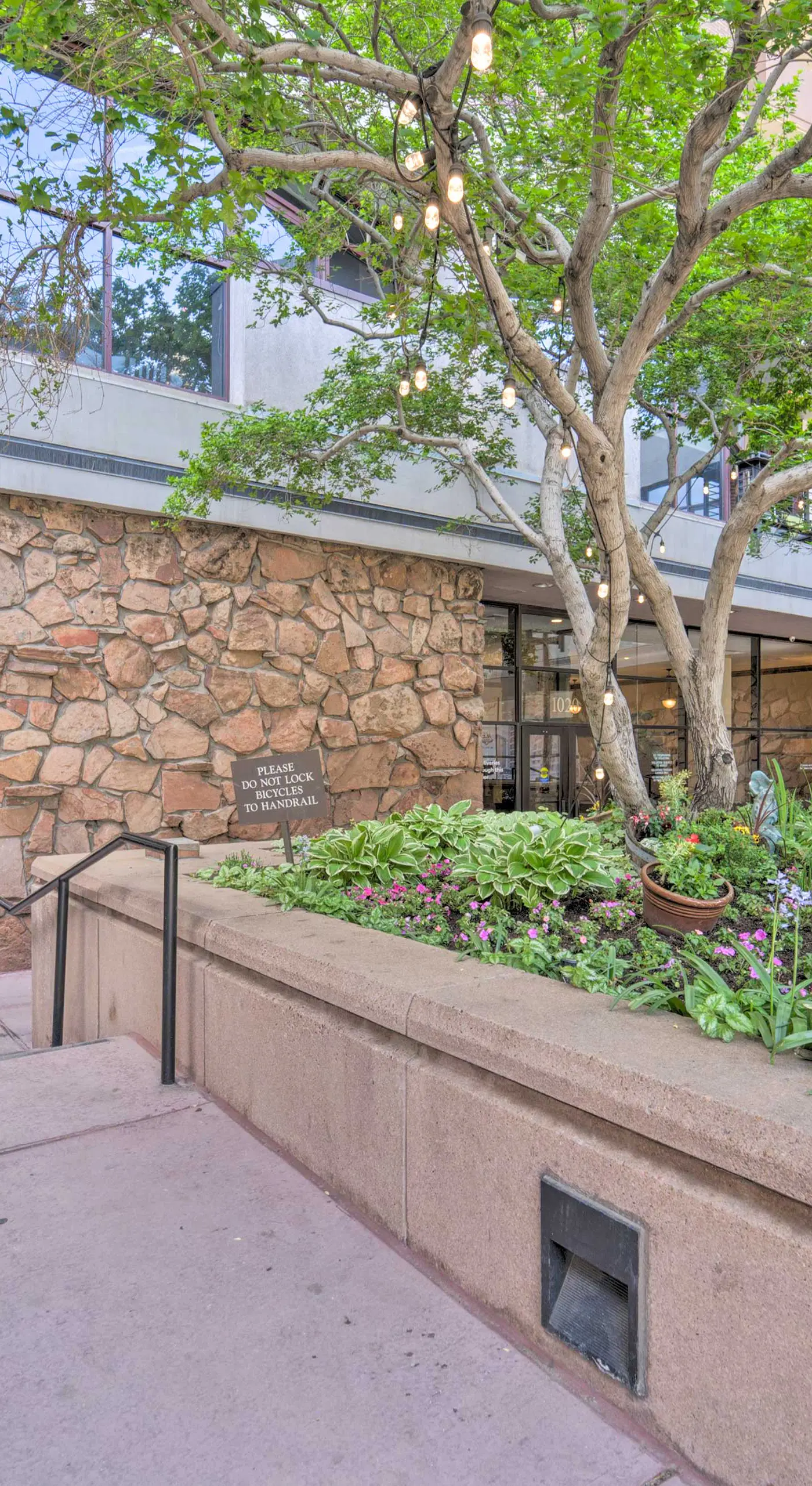 Dtwn Denver Condo: Rooftop Pool & City Views!