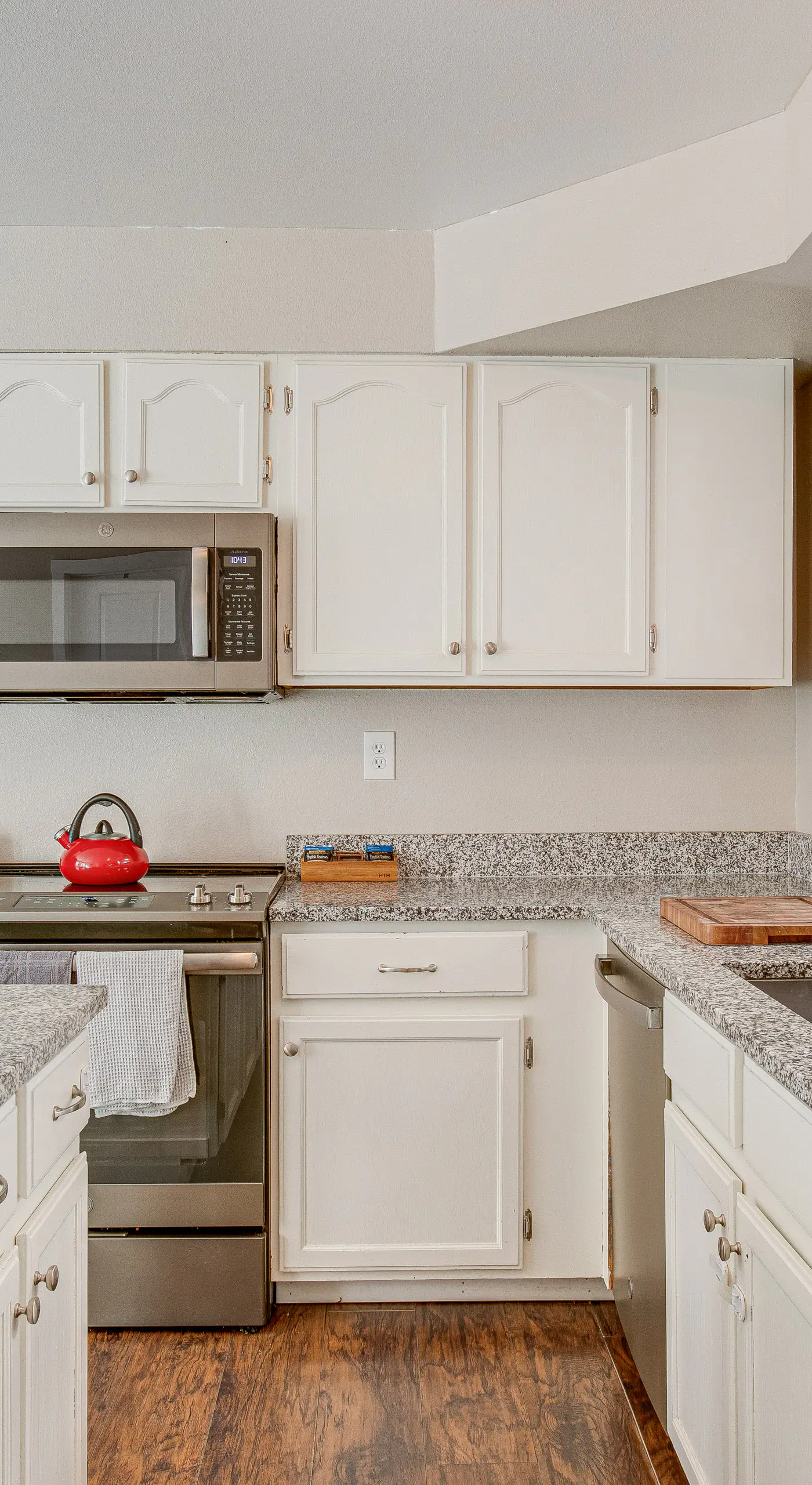 6 Mi to Dtwn: Arvada Home w/ Hot Tub & Yard