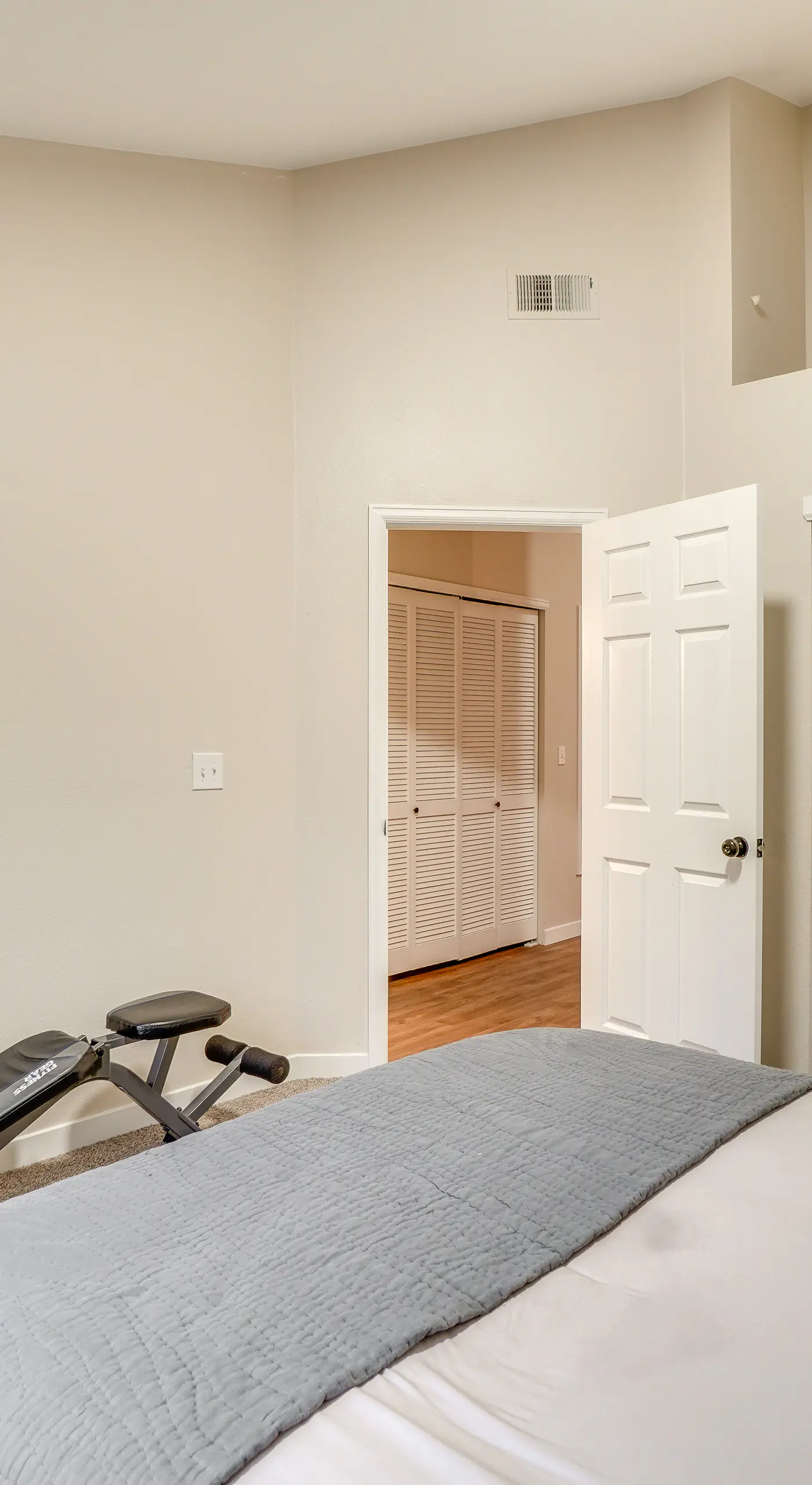 16 Mi to DIA: Townhome w/ Fireplace in Aurora