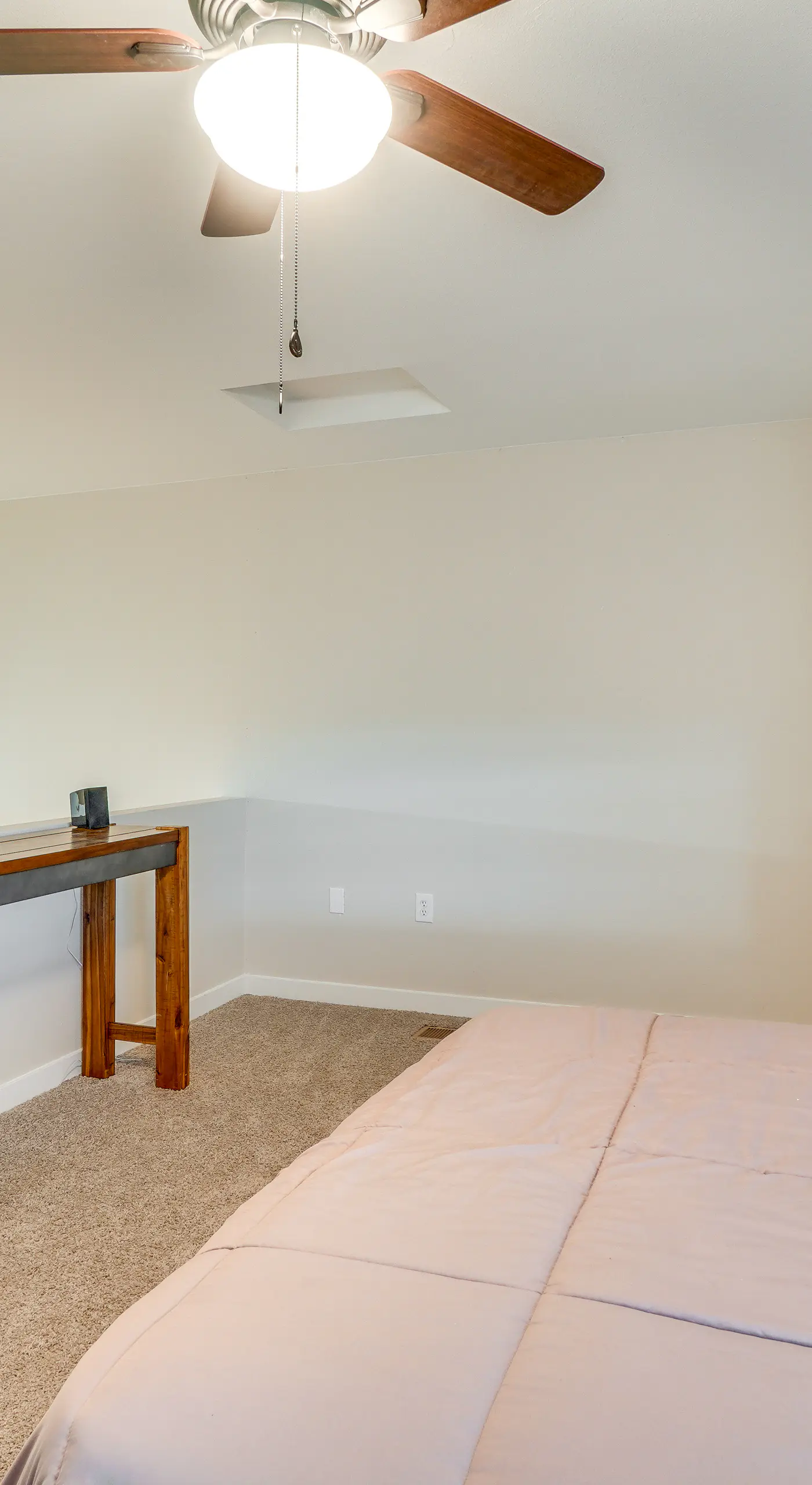 16 Mi to DIA: Townhome w/ Fireplace in Aurora