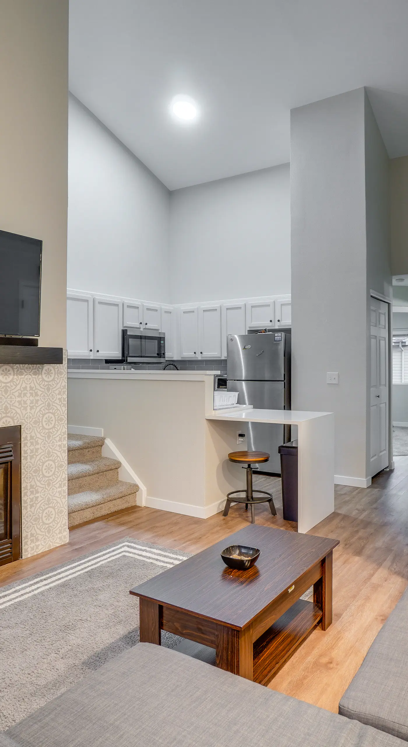 16 Mi to DIA: Townhome w/ Fireplace in Aurora
