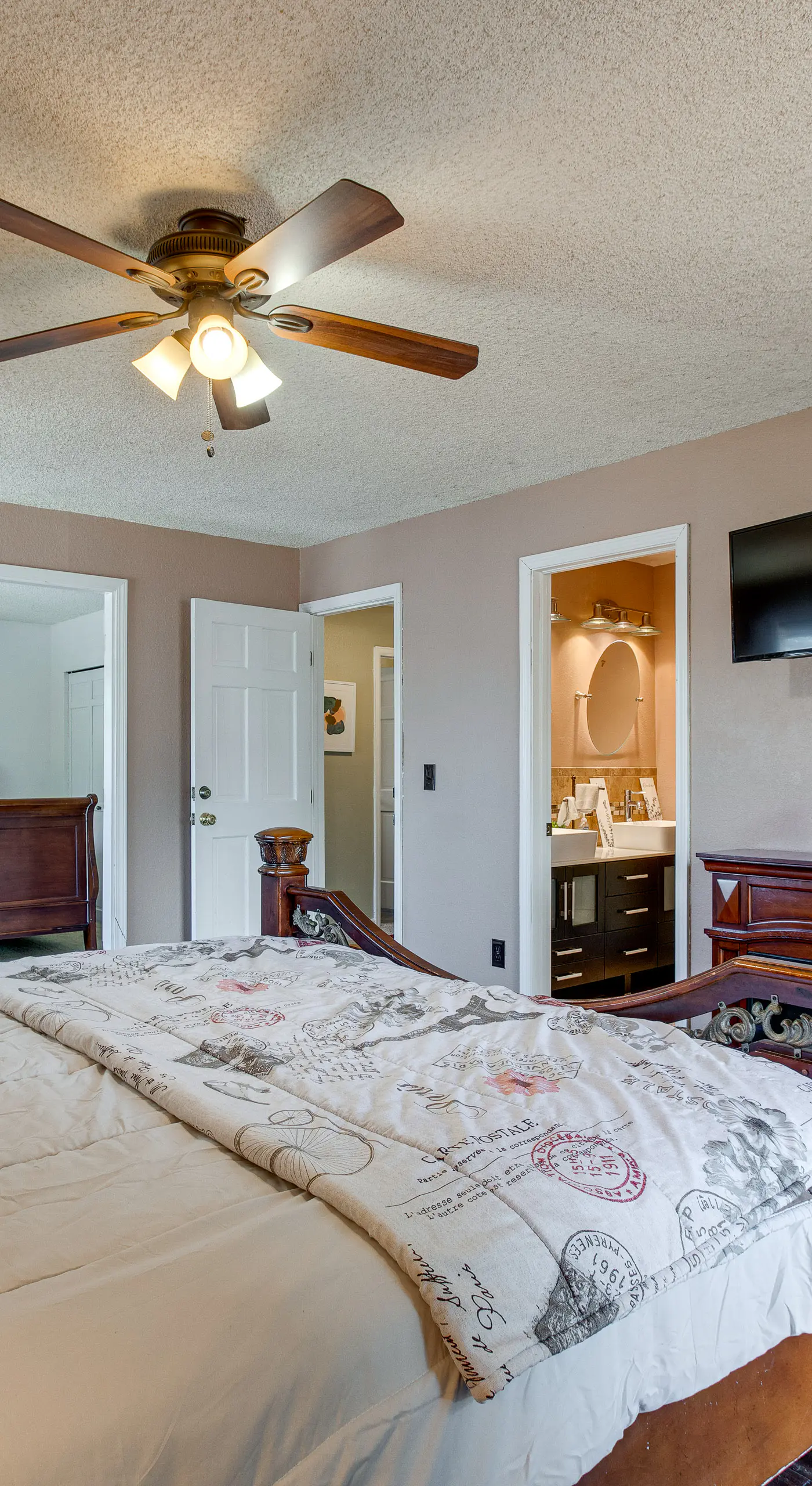 Spacious Aurora Retreat w/ Game Room + Hot Tub!