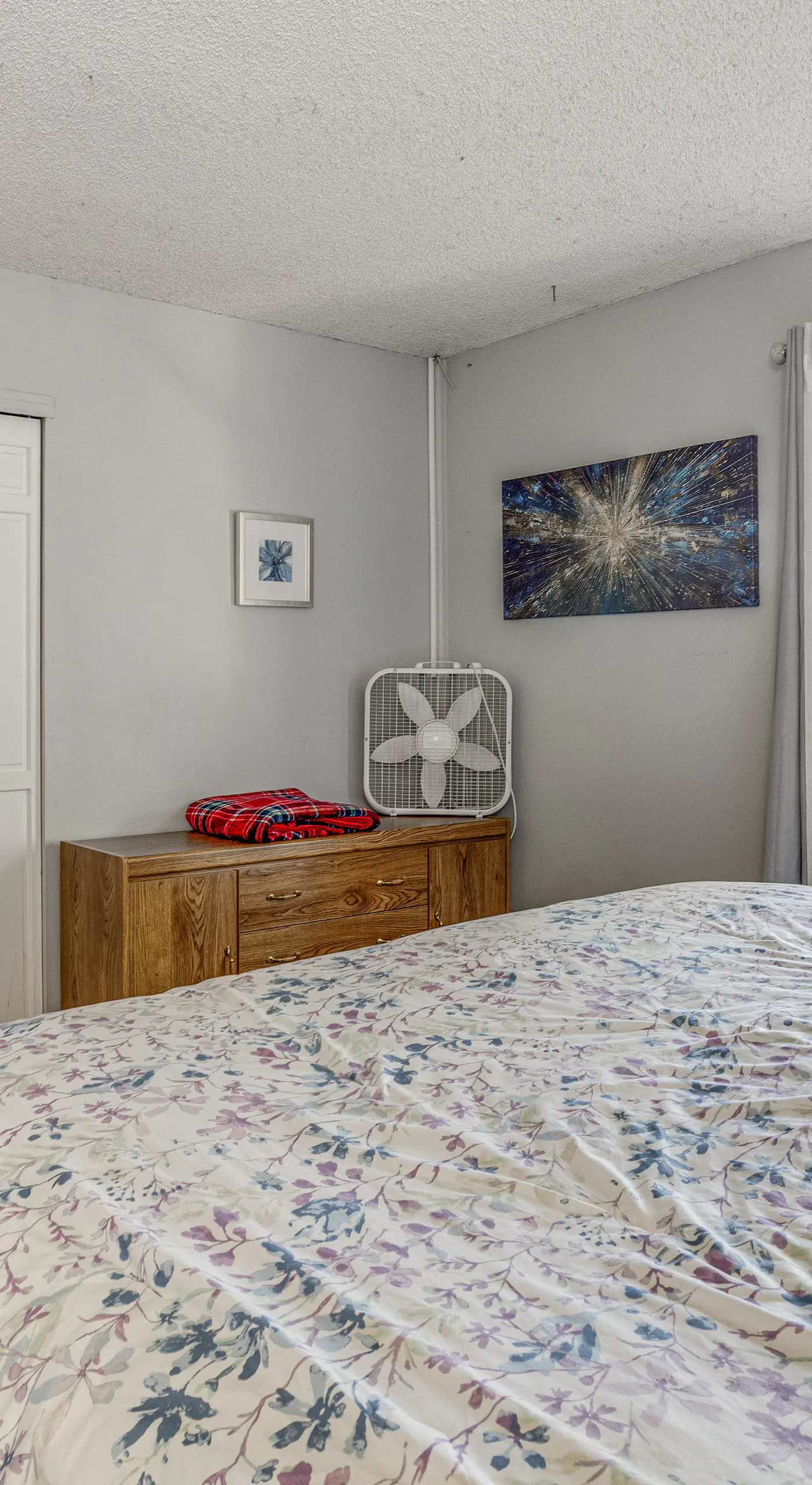 Spacious Aurora Retreat w/ Game Room + Hot Tub!