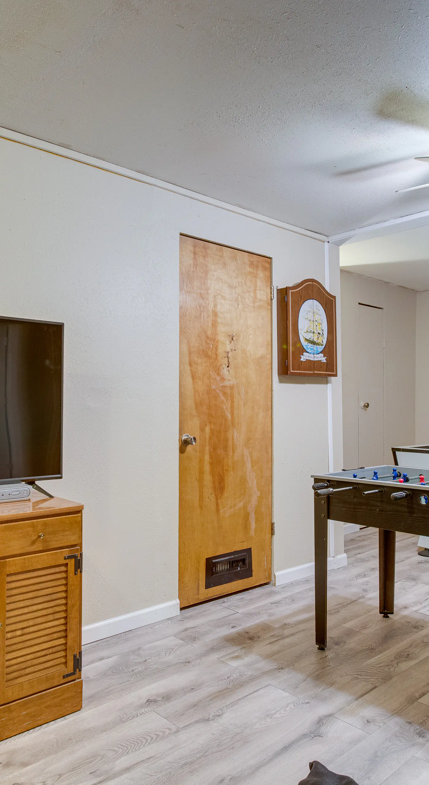 Spacious Aurora Retreat w/ Game Room + Hot Tub!