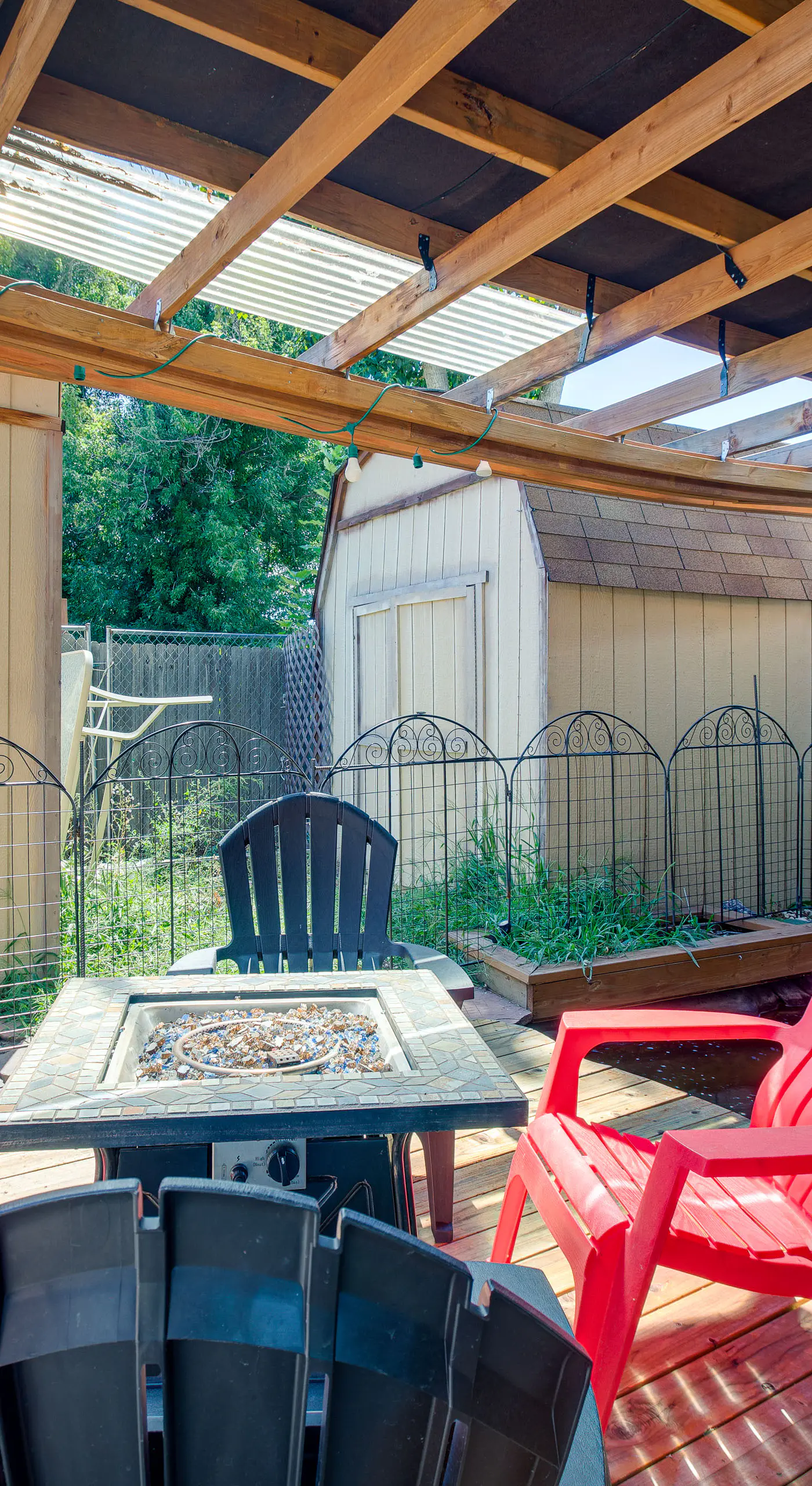 Spacious Aurora Retreat w/ Game Room + Hot Tub!