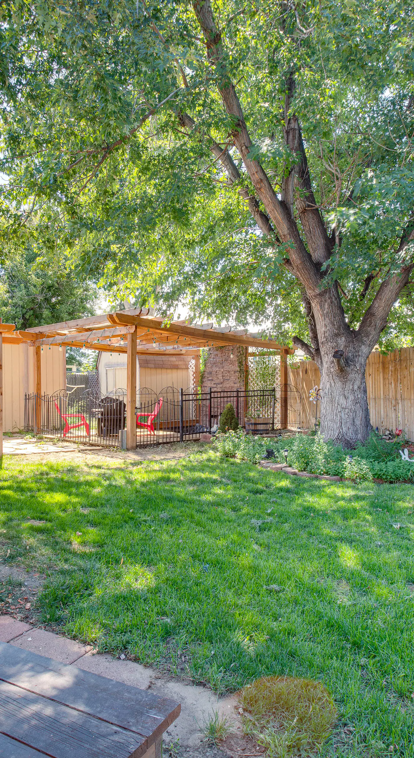 Spacious Aurora Retreat w/ Game Room + Hot Tub!