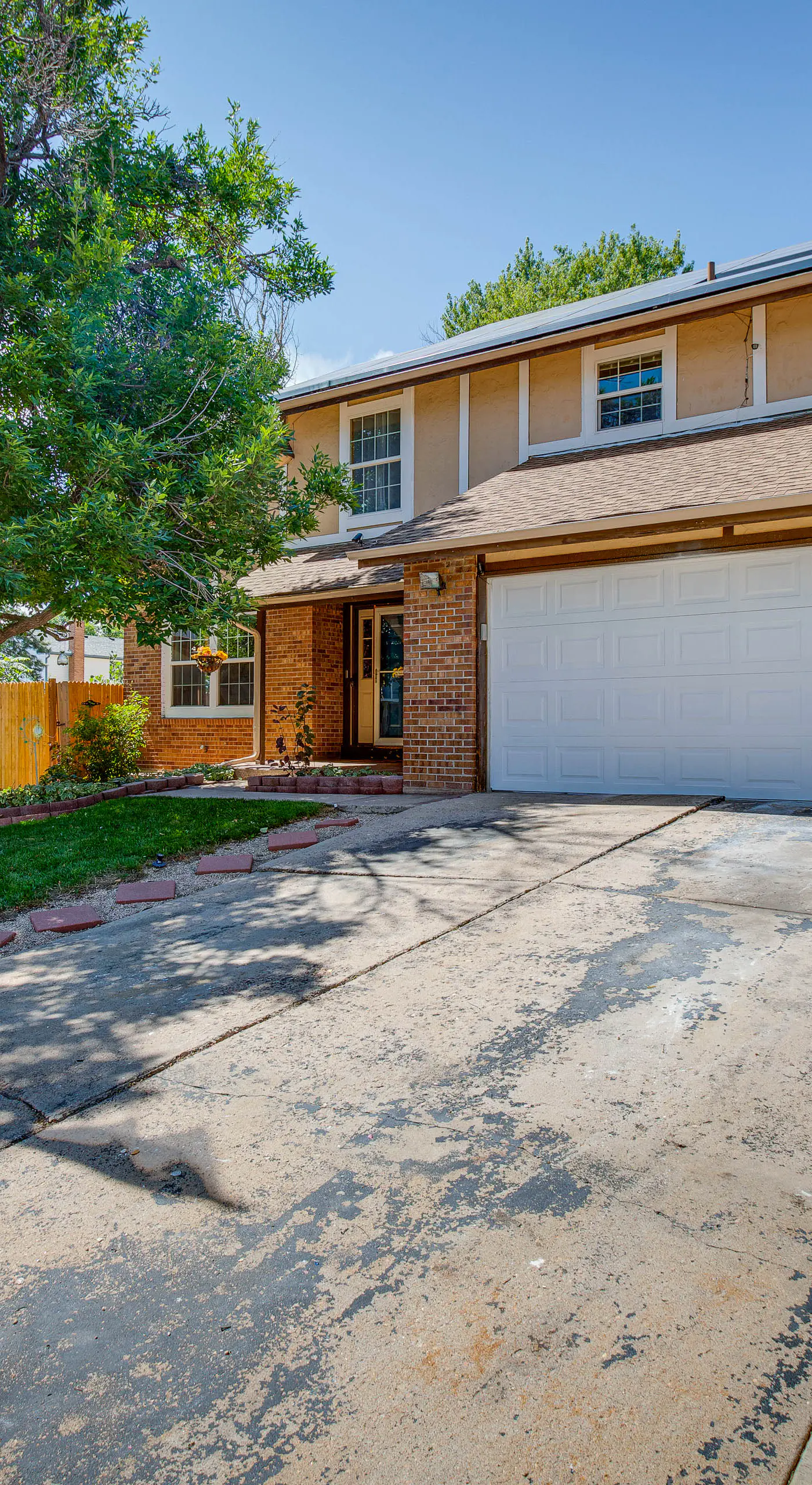 Spacious Aurora Retreat w/ Game Room + Hot Tub!