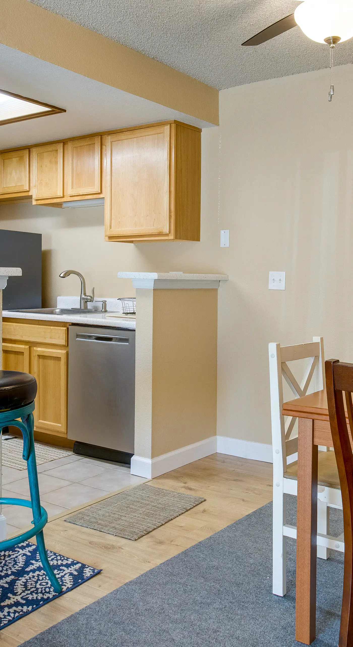 1 Mi to Light Rail: Englewood Condo w/ Pool Access