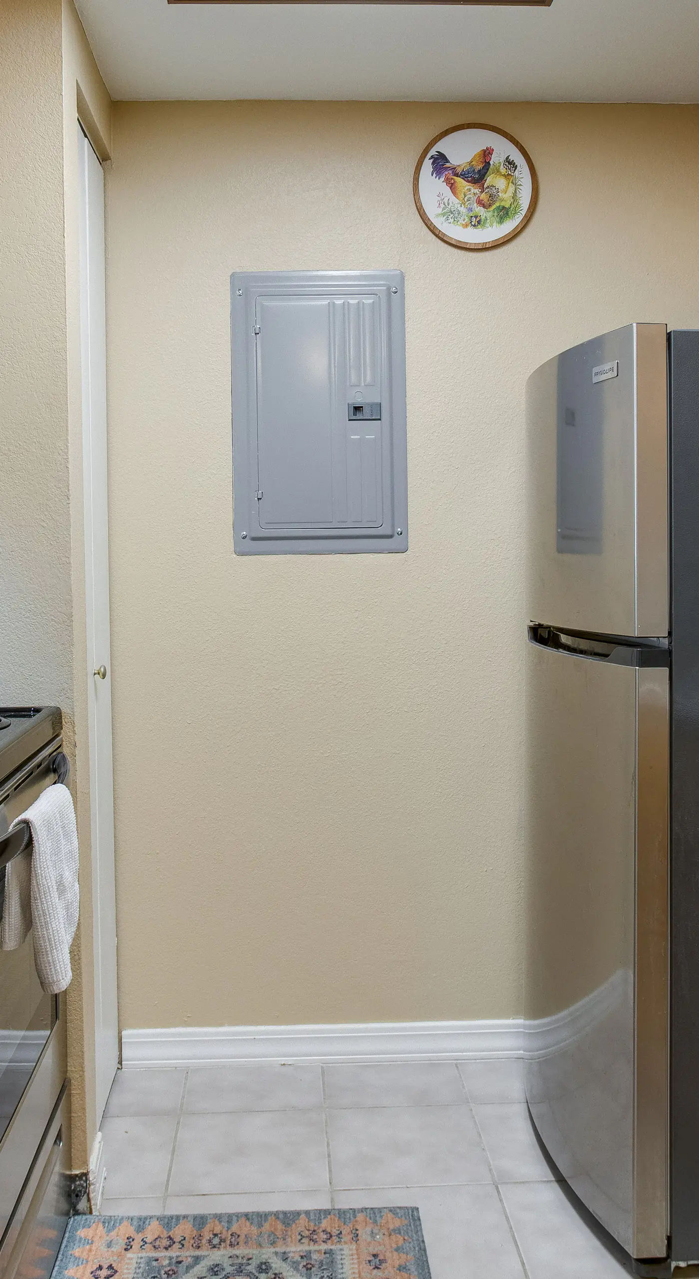 1 Mi to Light Rail: Englewood Condo w/ Pool Access