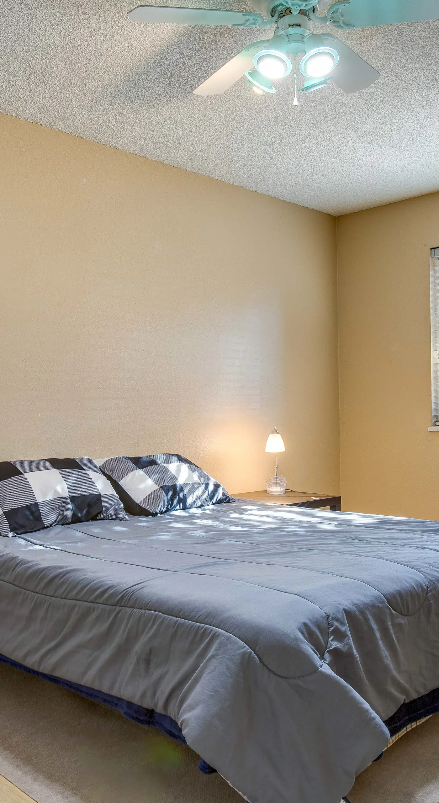 1 Mi to Light Rail: Englewood Condo w/ Pool Access