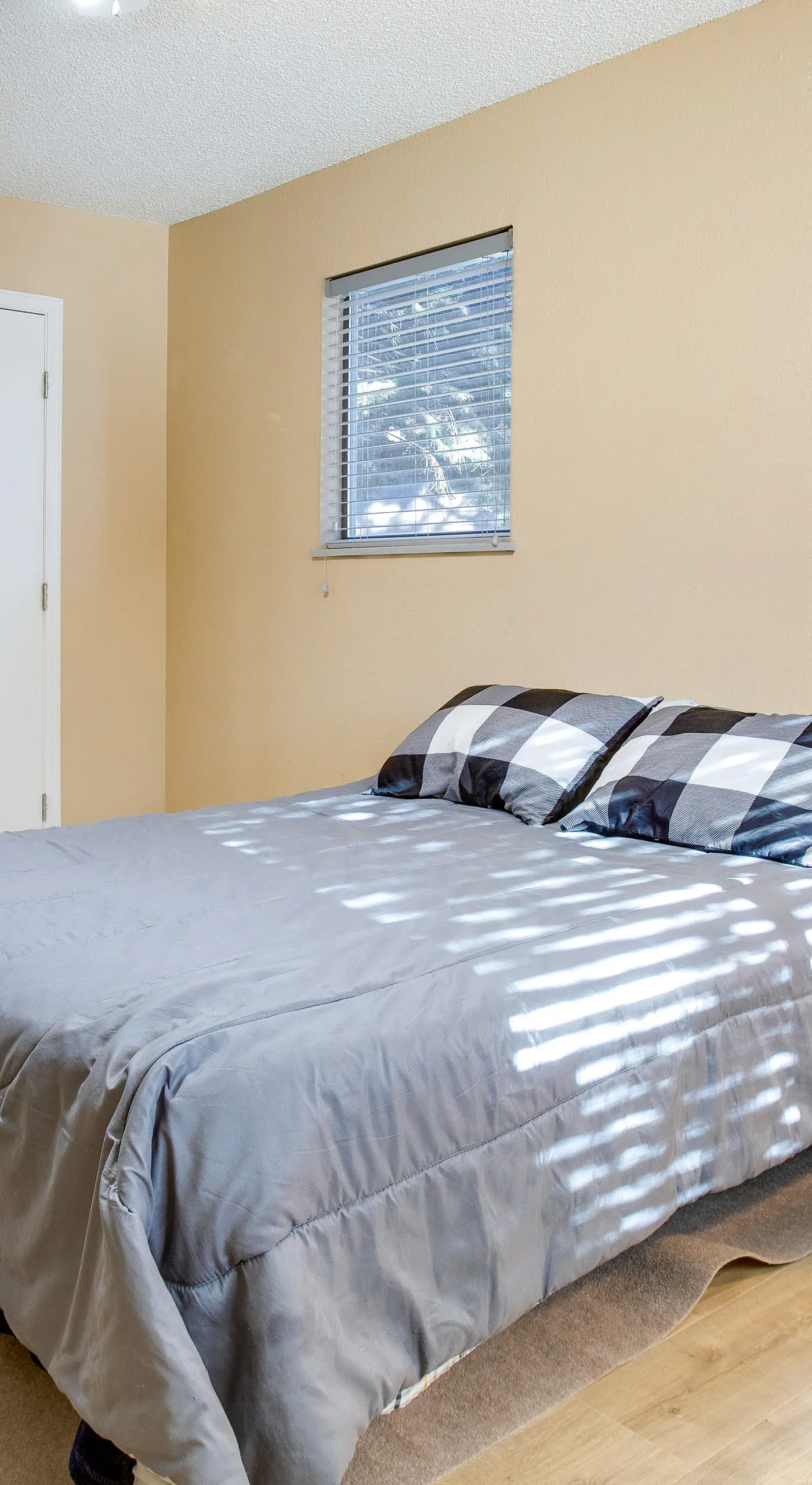 1 Mi to Light Rail: Englewood Condo w/ Pool Access