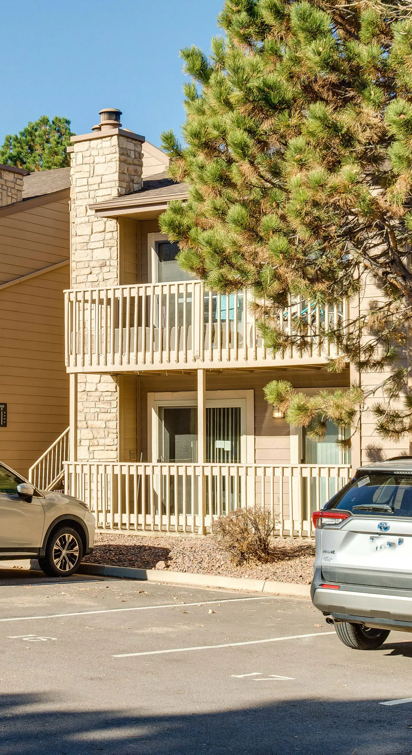 1 Mi to Light Rail: Englewood Condo w/ Pool Access