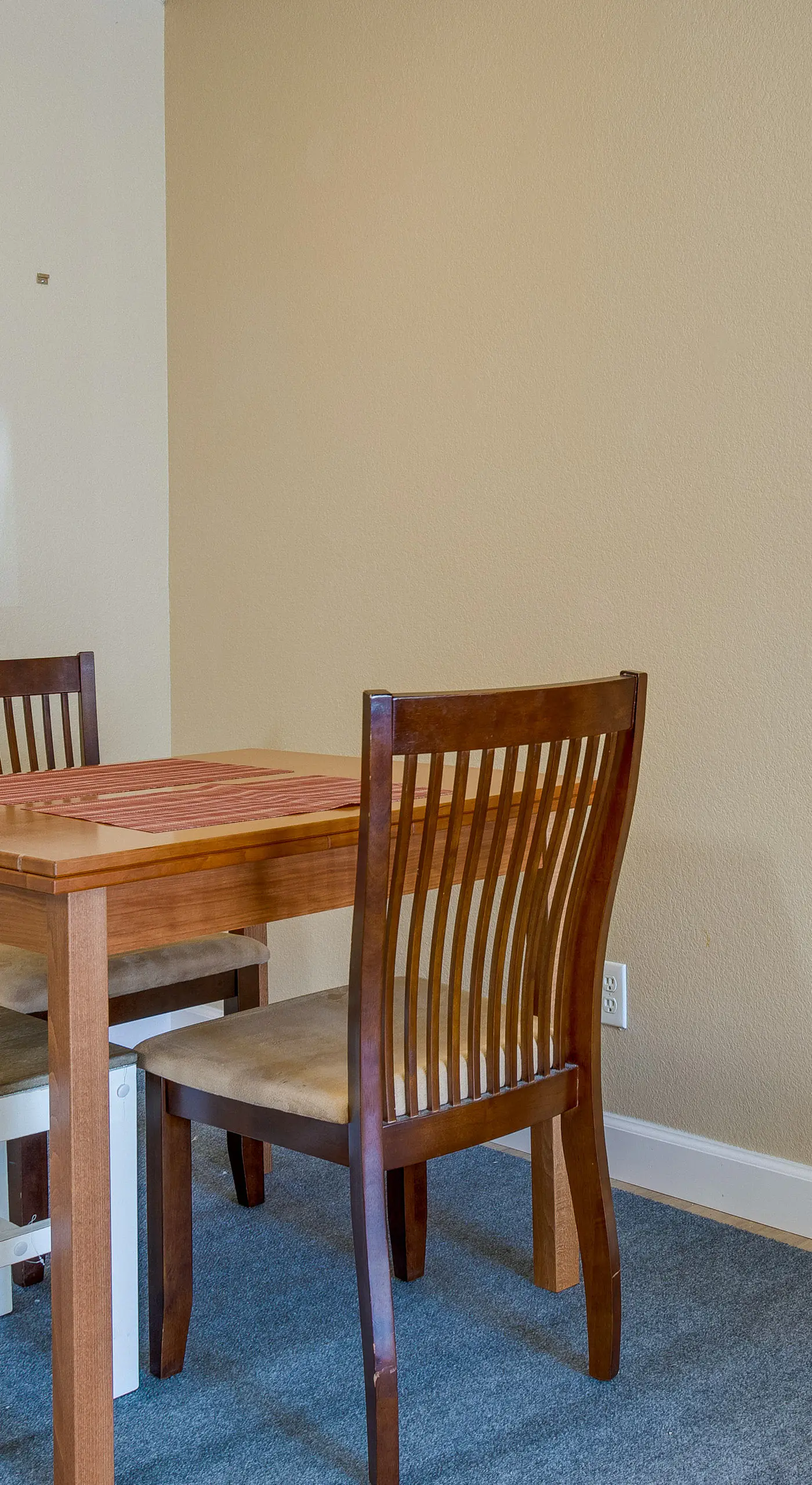 1 Mi to Light Rail: Englewood Condo w/ Pool Access