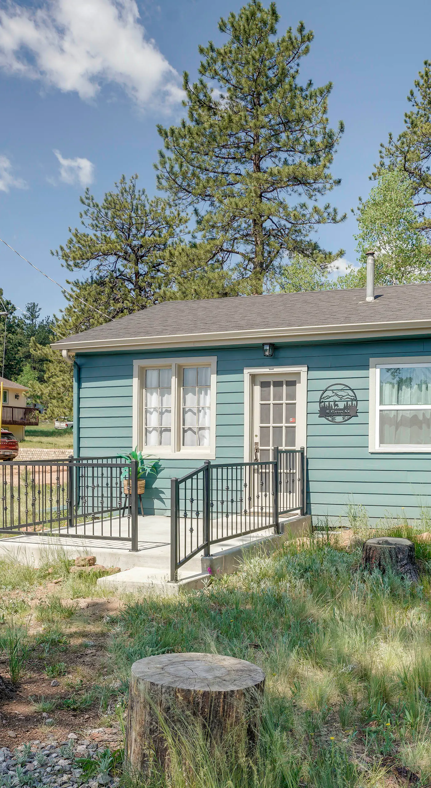 Patio & Hot Tub: Cozy Cabin Retreat in Bailey!