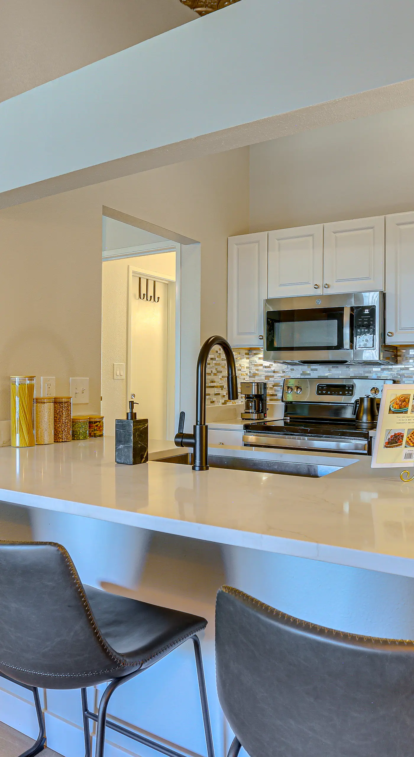 1 Mi to Dtwn: Condo w/ Pool Access in Castle Rock