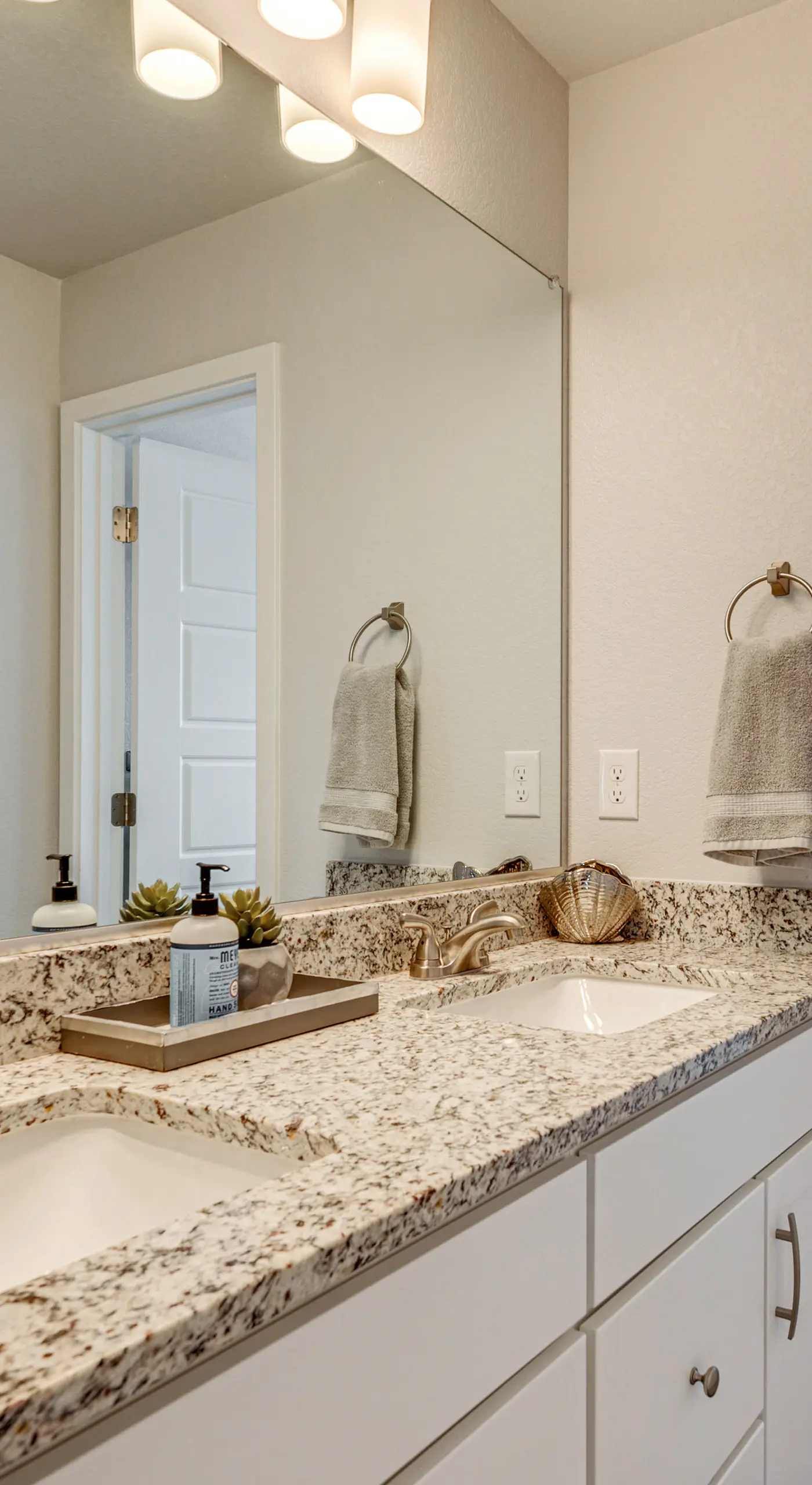 Hike, Bike & More: Superior Home 3 Mi to Parks!