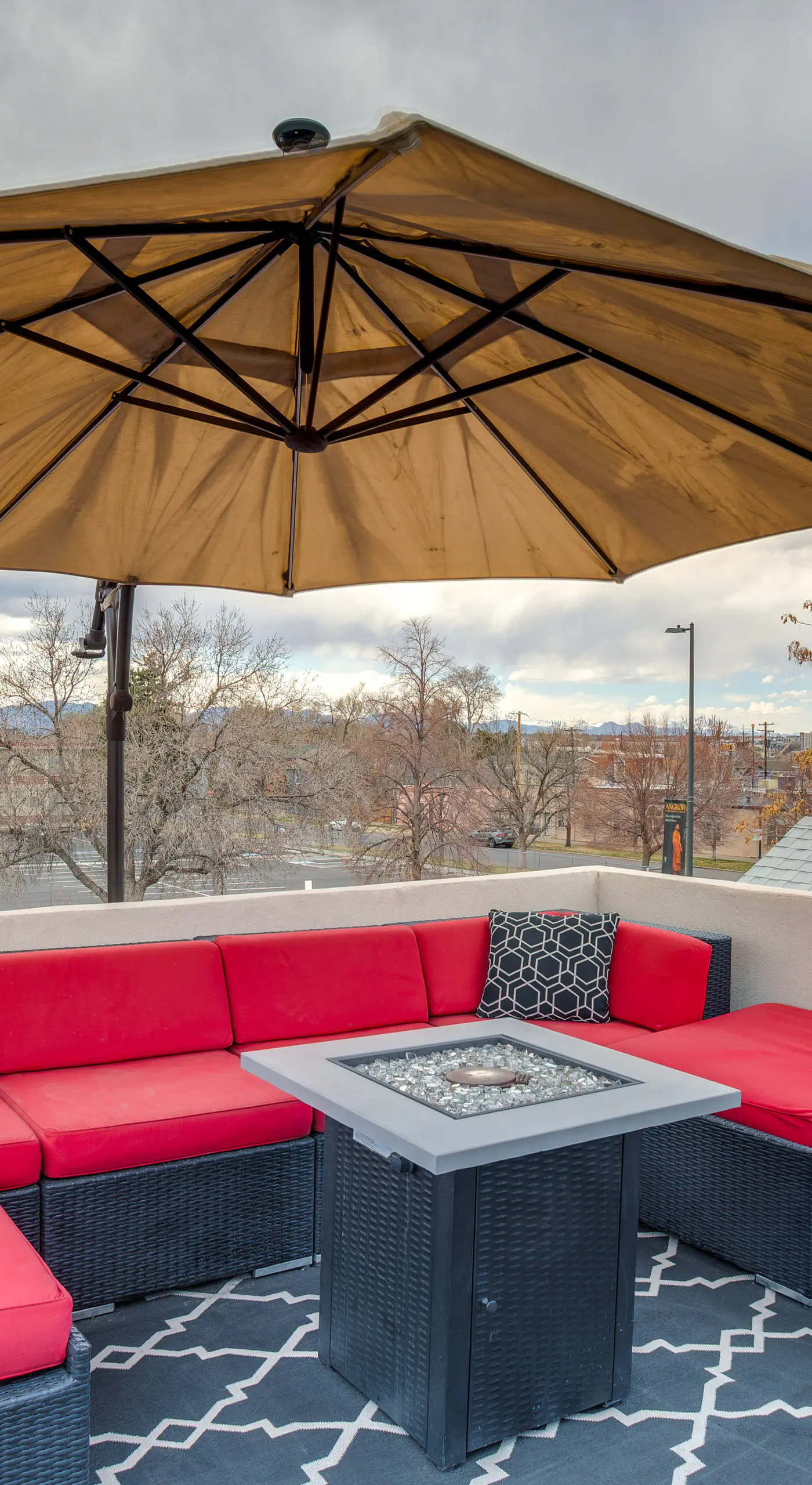1 Mi to Dtwn Denver: Sleek Duplex w/ Rooftop Deck!