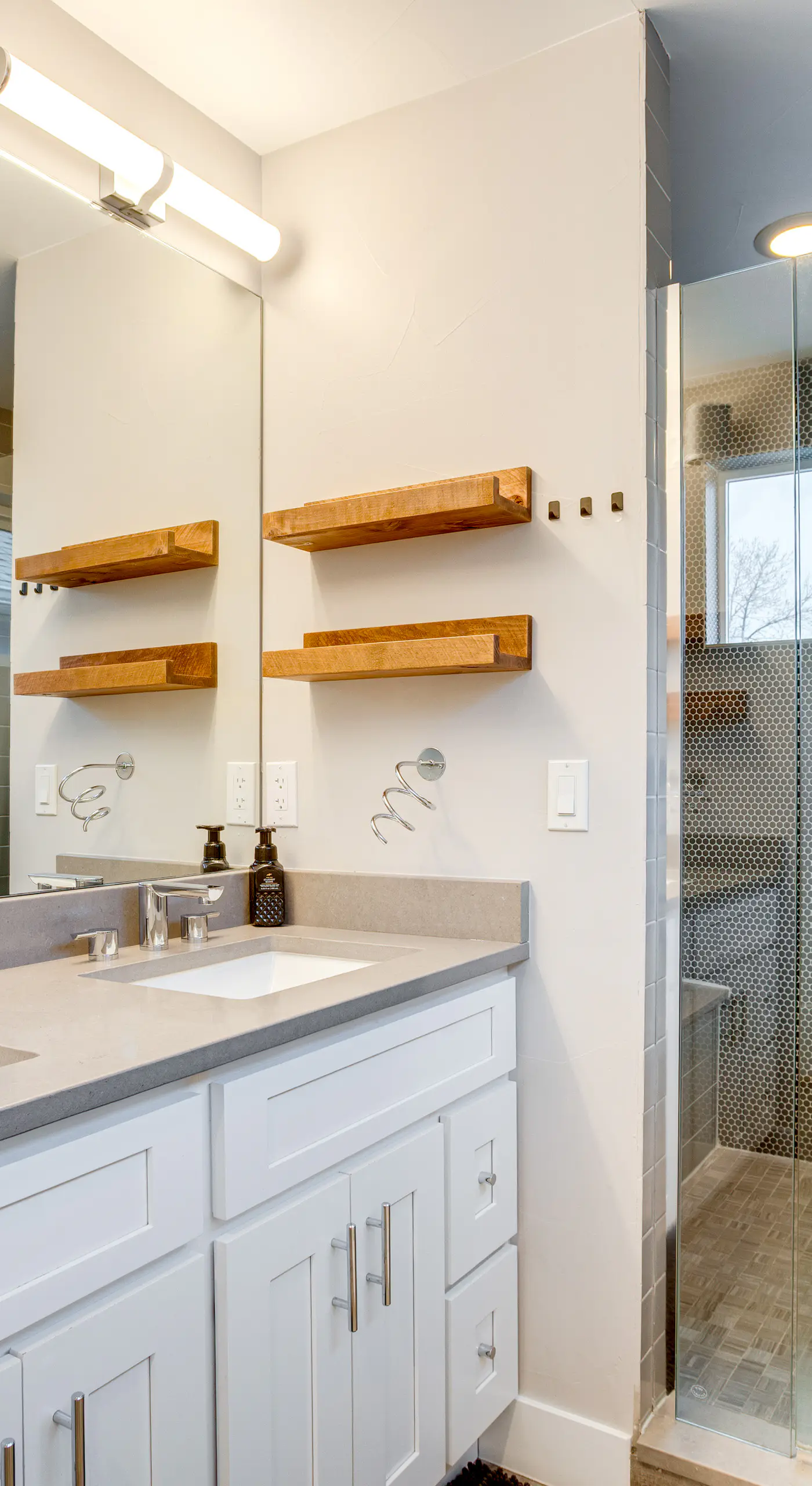 1 Mi to Dtwn Denver: Sleek Duplex w/ Rooftop Deck!
