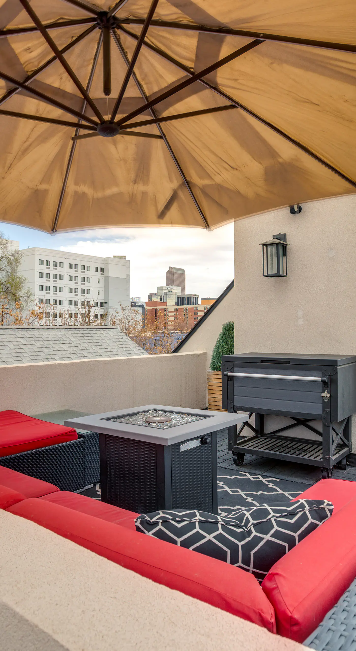 1 Mi to Dtwn Denver: Sleek Duplex w/ Rooftop Deck!