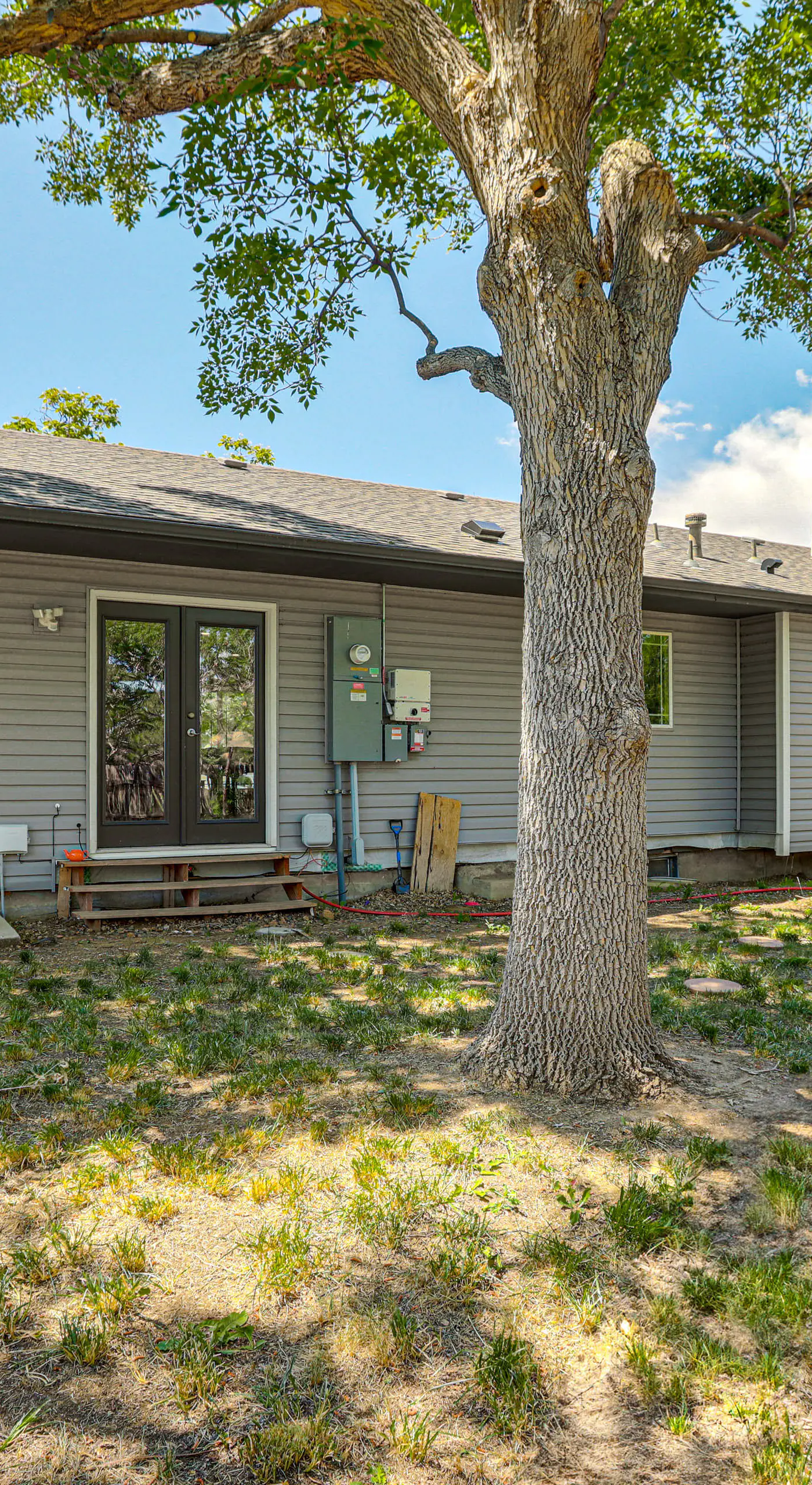 Pet-Friendly Retreat w/ Fenced Yard in Aurora